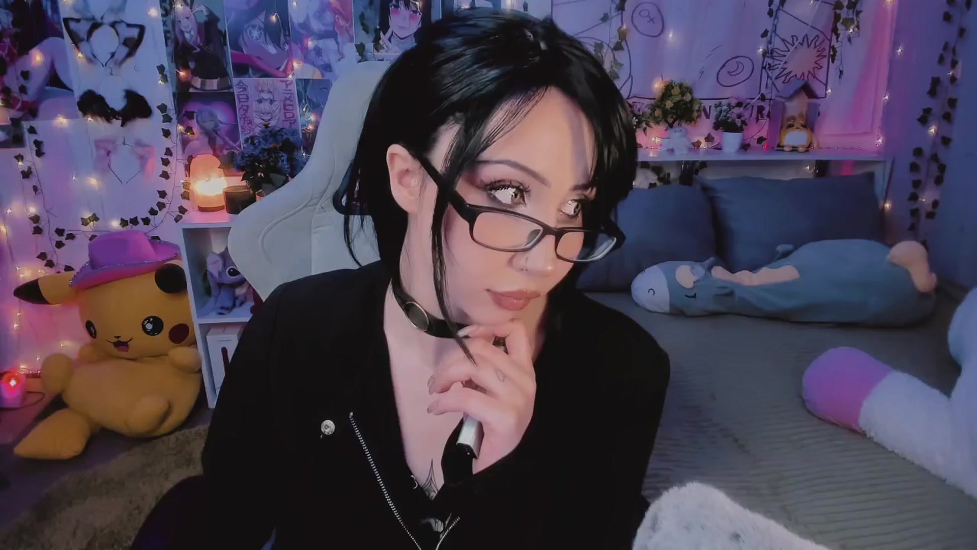 Gallery image thumbnail from KipaHimari's myfreecams stream on, 05/25/2024, 24:25 image 11 of 20