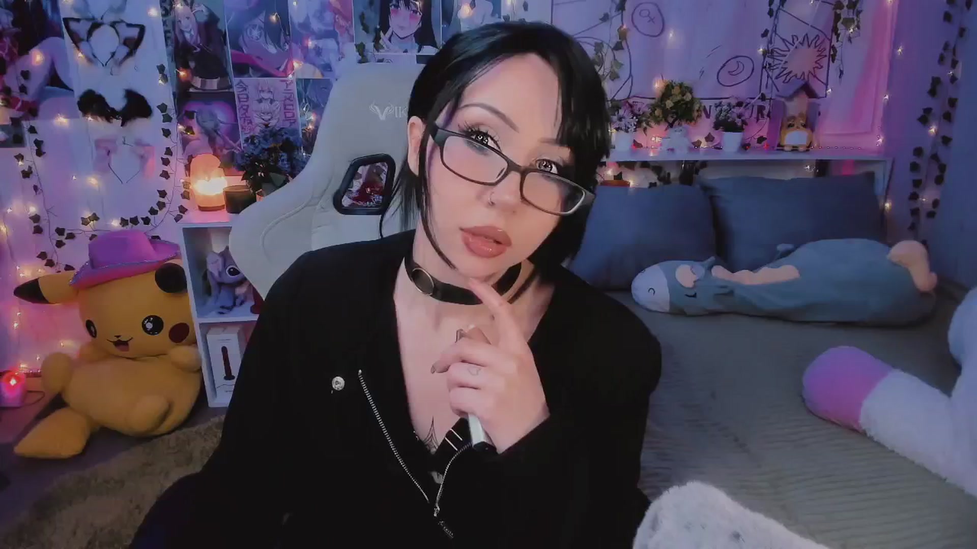 Gallery image thumbnail from KipaHimari's myfreecams stream on, 05/25/2024, 24:25 image 12 of 20