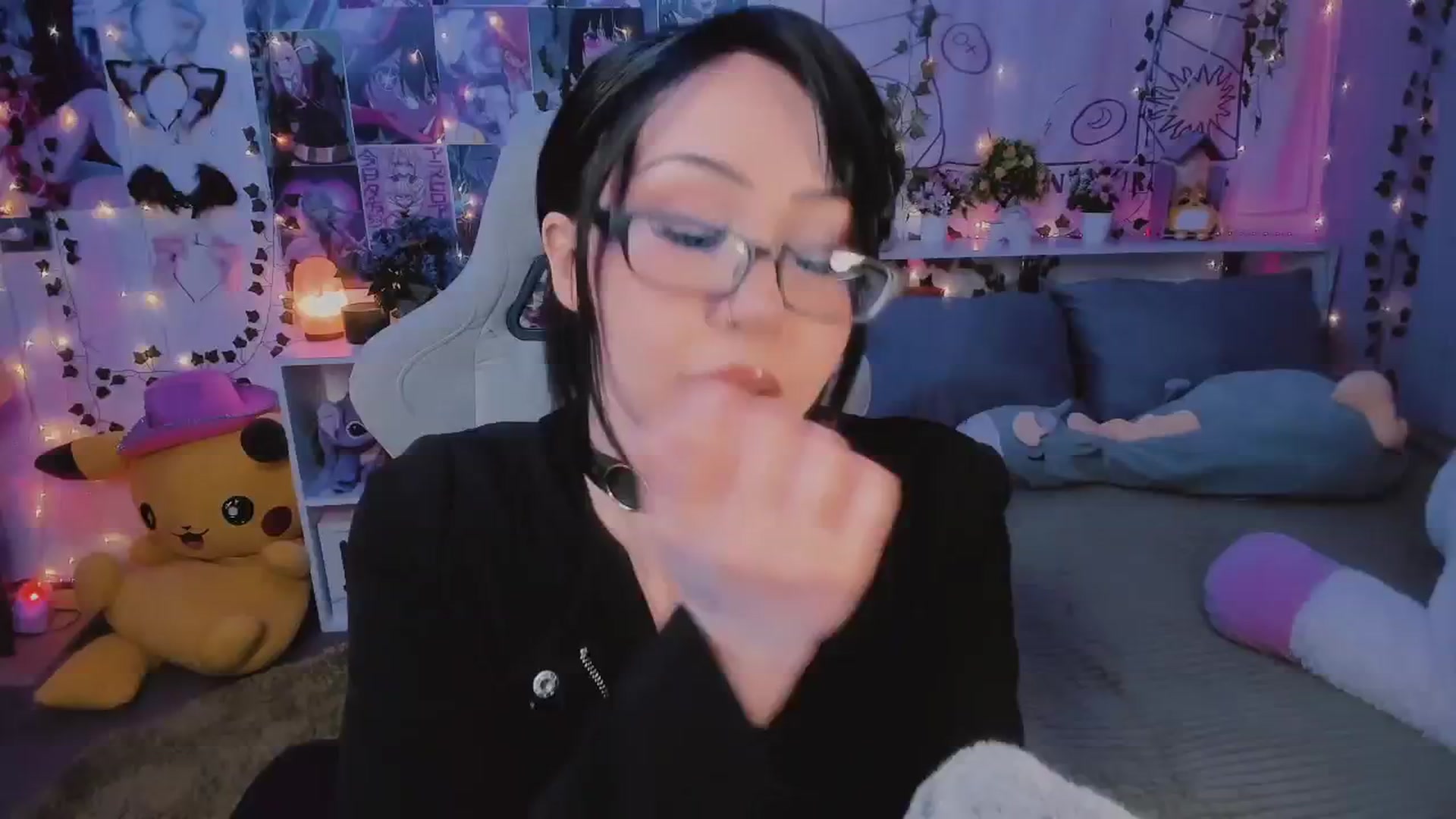 Gallery image thumbnail from KipaHimari's myfreecams stream on, 05/25/2024, 24:25 image 15 of 20