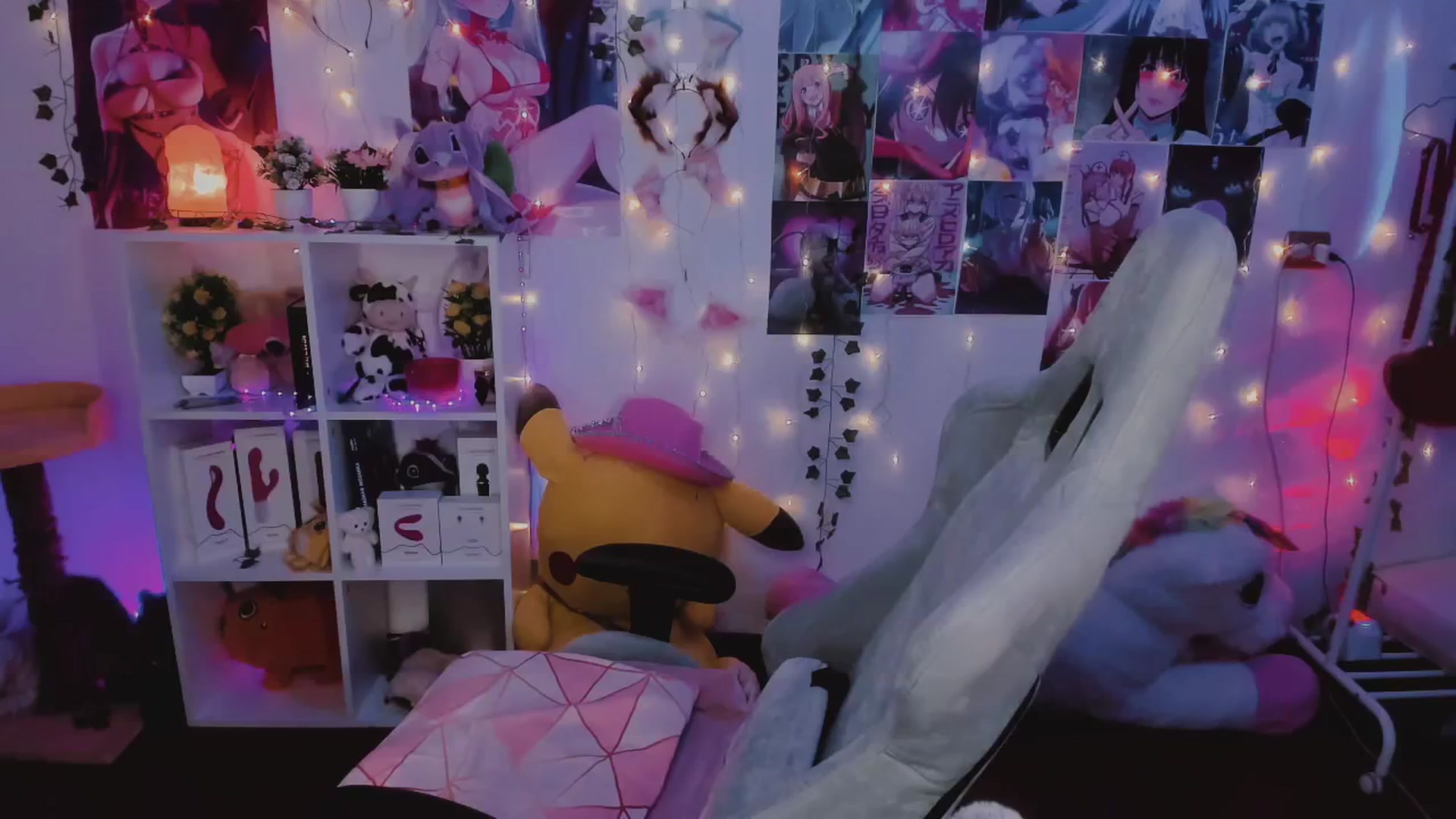 Gallery image thumbnail from KipaHimari's myfreecams stream on, 07/14/2024, 20:37 image 15 of 20