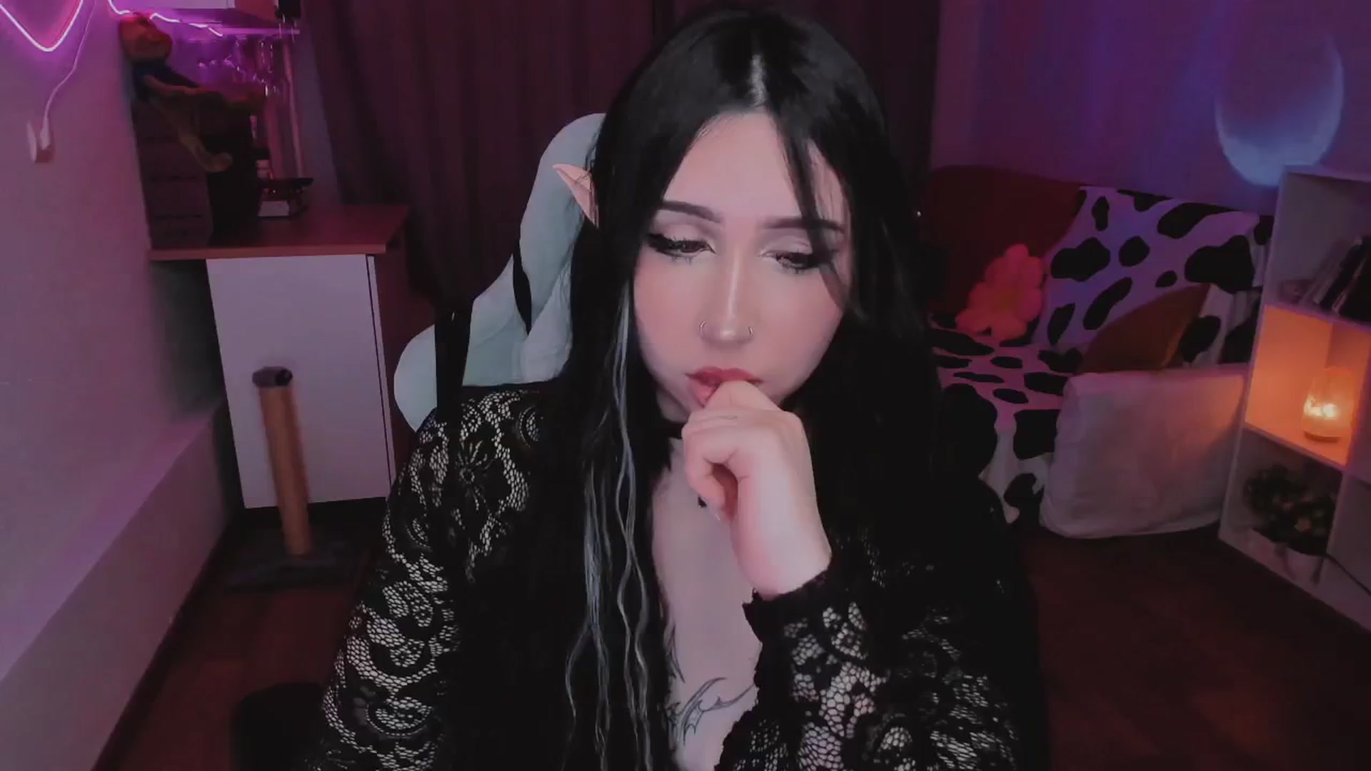 Gallery image thumbnail from KipaHimari's myfreecams stream on, 08/28/2024, 22:04 image 3 of 20
