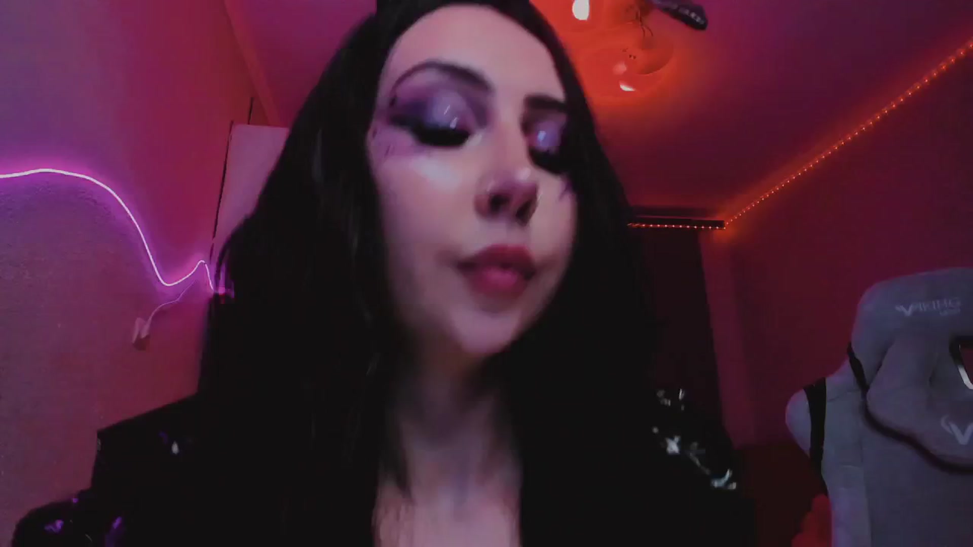 Gallery image thumbnail from KipaHimari's myfreecams stream on, 08/30/2024, 20:03 image 12 of 20