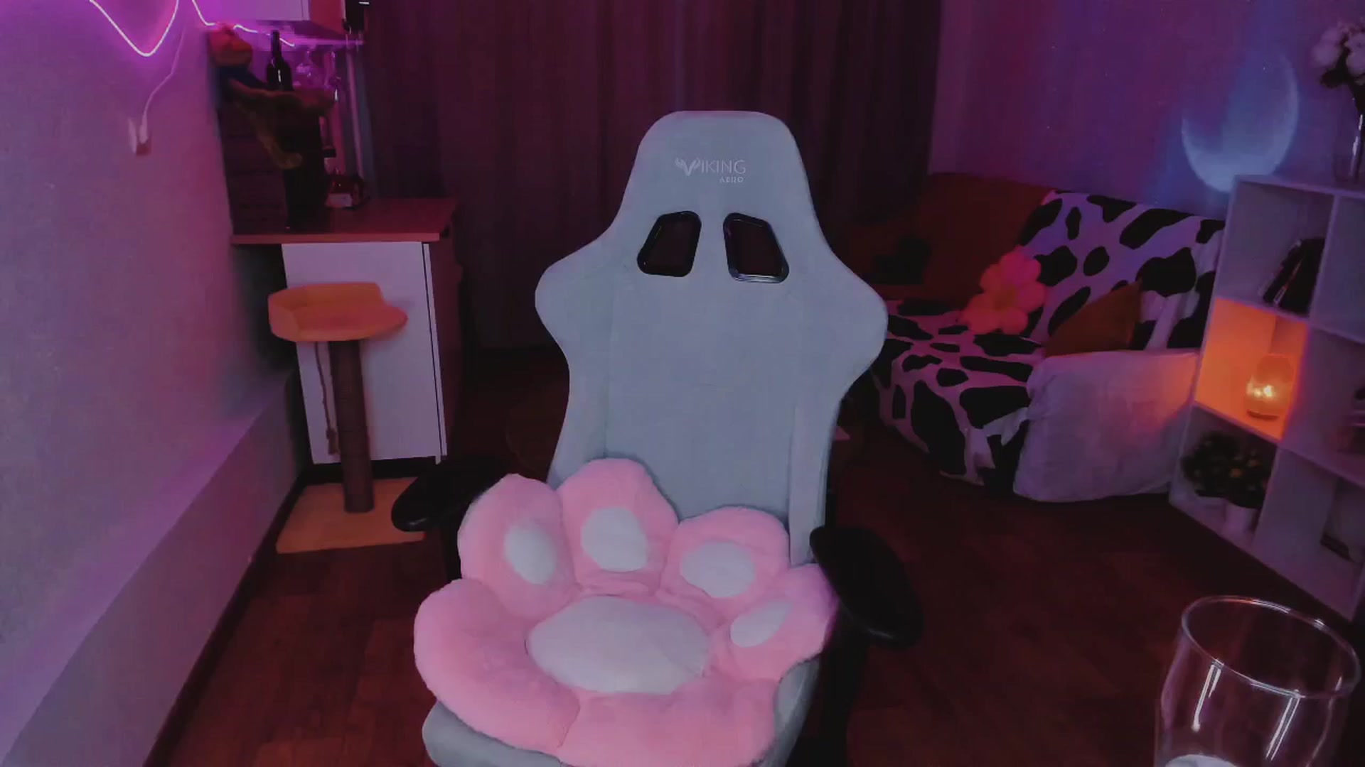 Gallery image thumbnail from KipaHimari's myfreecams stream on, 09/04/2024, 14:13 image 16 of 20