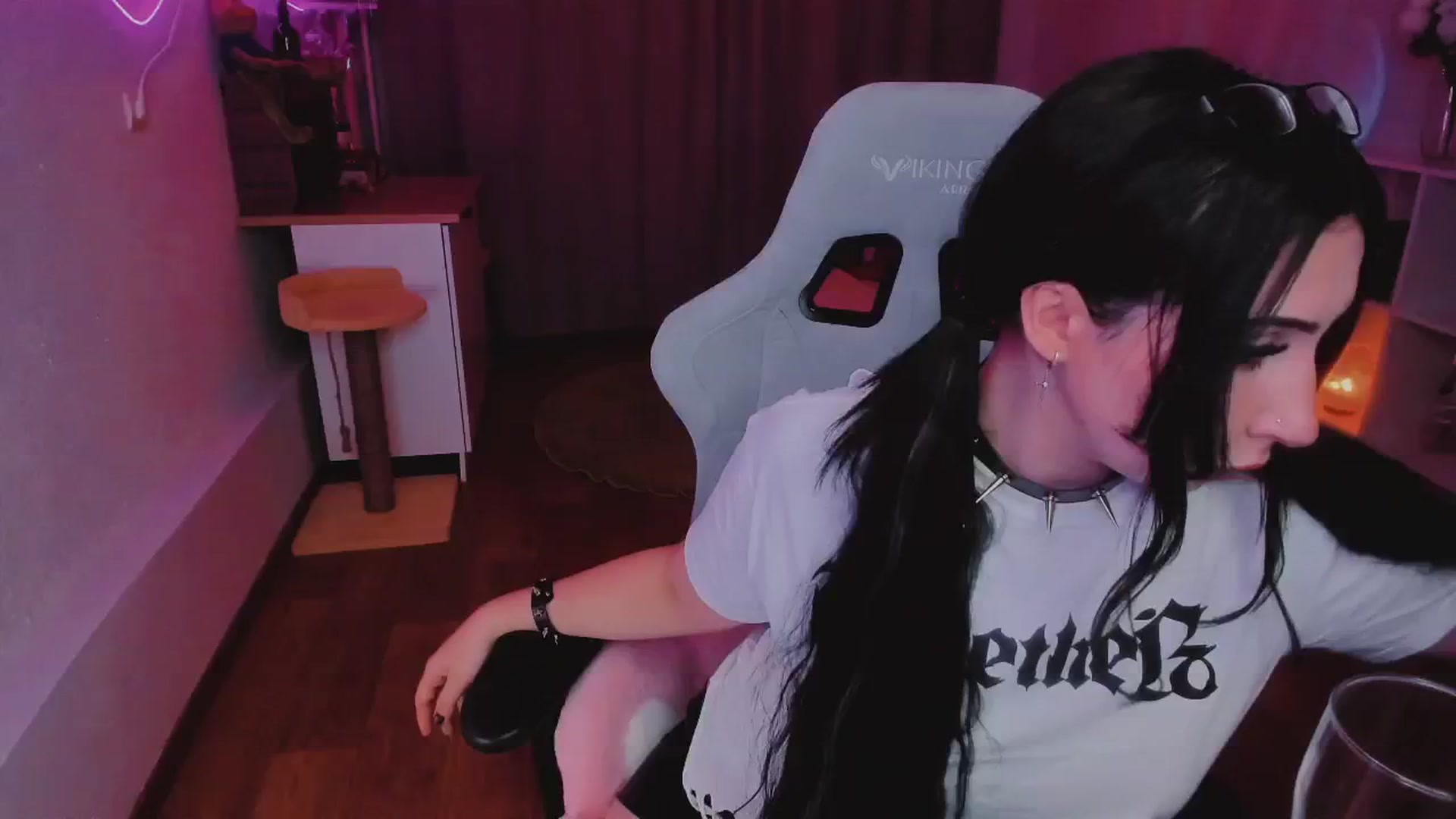 Gallery image thumbnail from KipaHimari's myfreecams stream on, 09/04/2024, 16:45 image 12 of 20