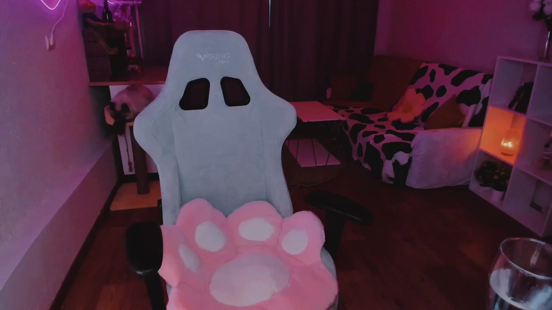 Gallery image thumbnail from KipaHimari's myfreecams stream on, 09/04/2024, 16:45 image 4 of 20