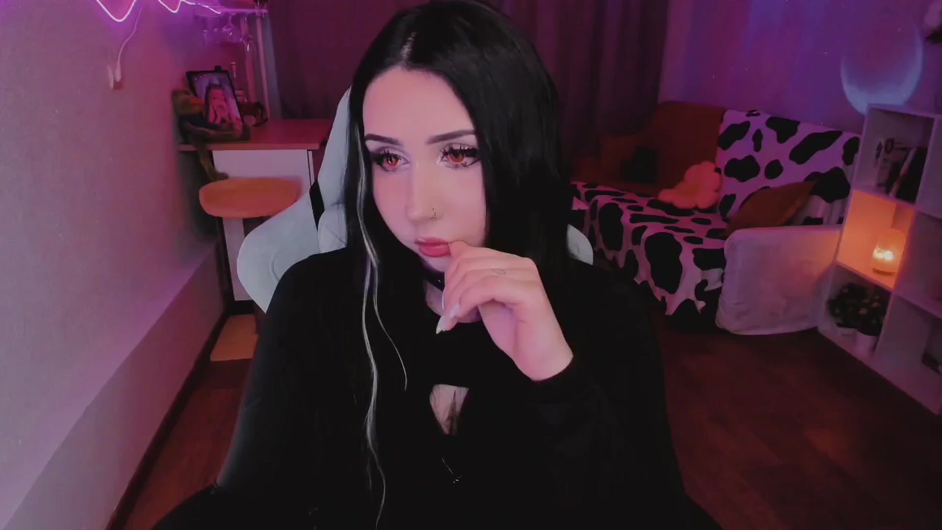 Gallery image thumbnail from KipaHimari's myfreecams stream on, 09/09/2024, 11:38 image 9 of 20