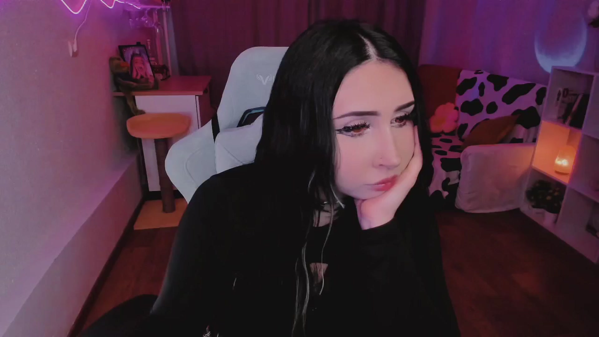 Gallery image thumbnail from KipaHimari's myfreecams stream on, 09/09/2024, 11:38 image 11 of 20