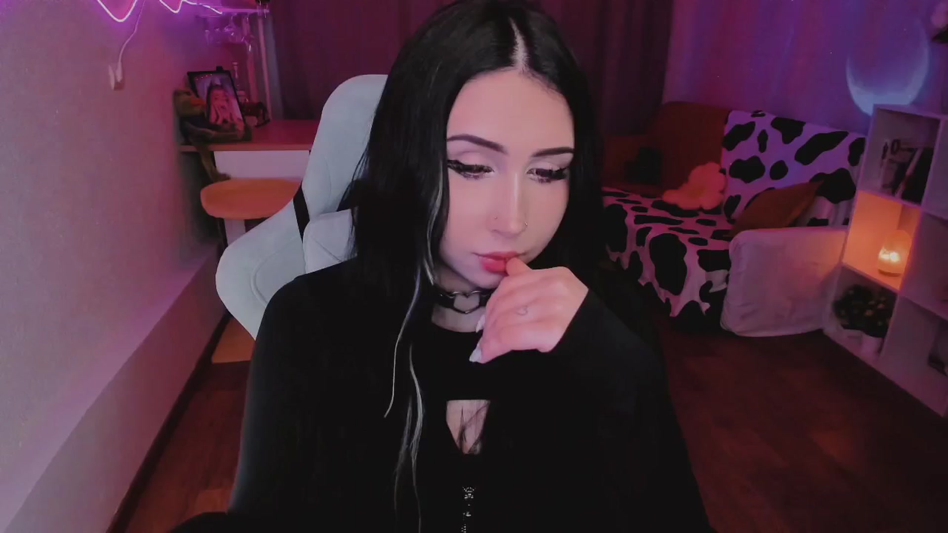 Gallery image thumbnail from KipaHimari's myfreecams stream on, 09/09/2024, 11:38 image 18 of 20