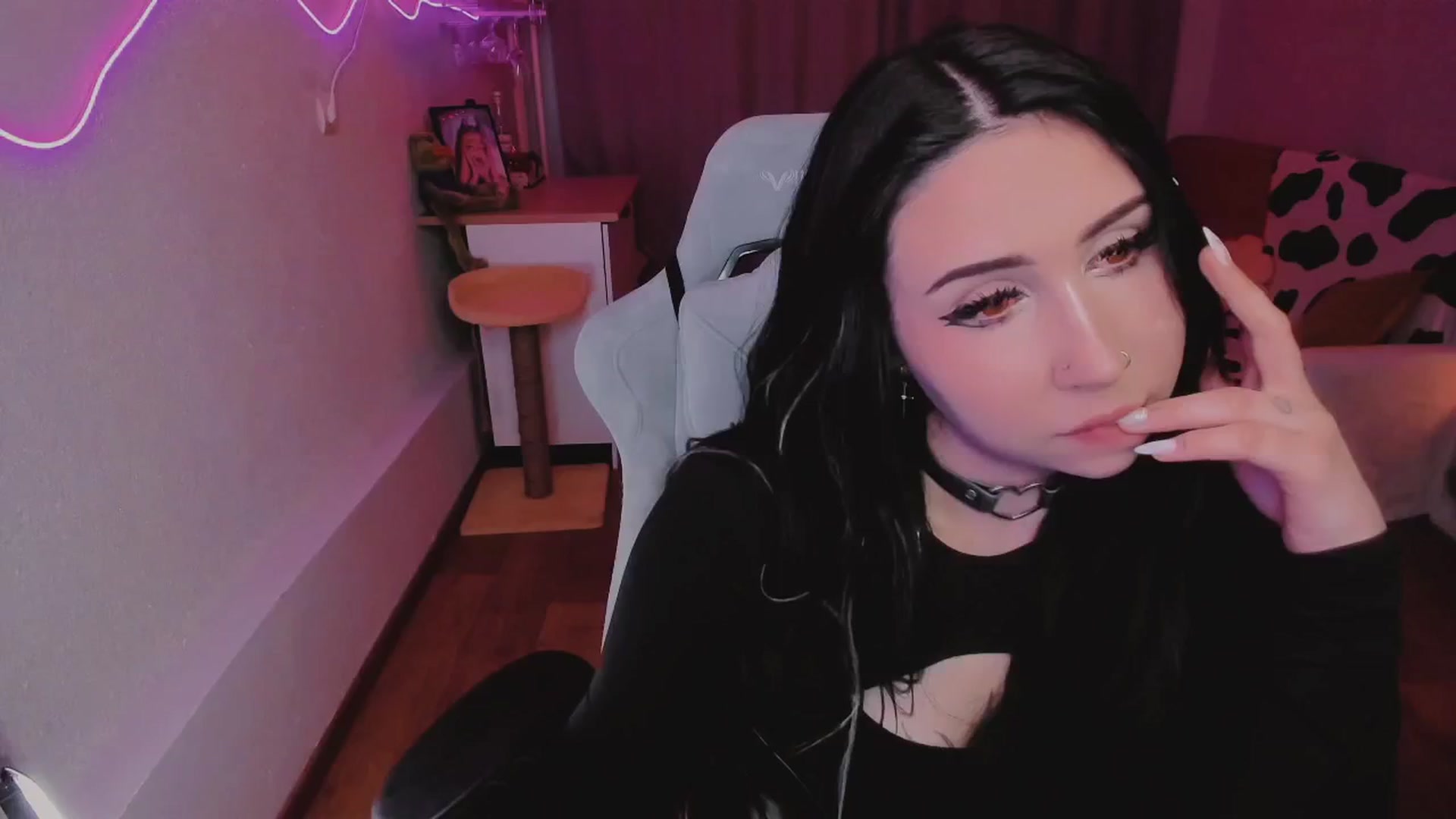 Gallery image thumbnail from KipaHimari's myfreecams stream on, 09/09/2024, 13:51 image 18 of 20