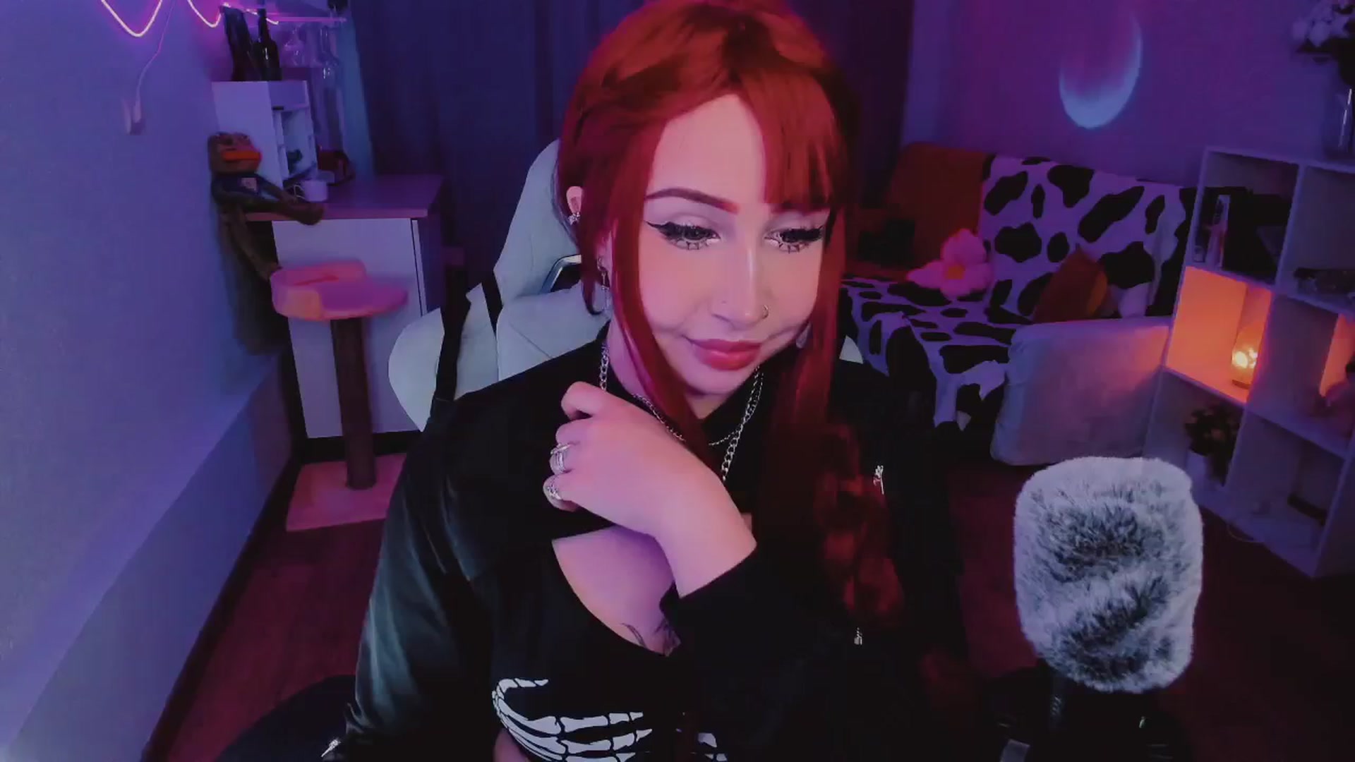 Gallery image thumbnail from KipaHimari's myfreecams stream on, 09/17/2024, 13:36 image 16 of 20
