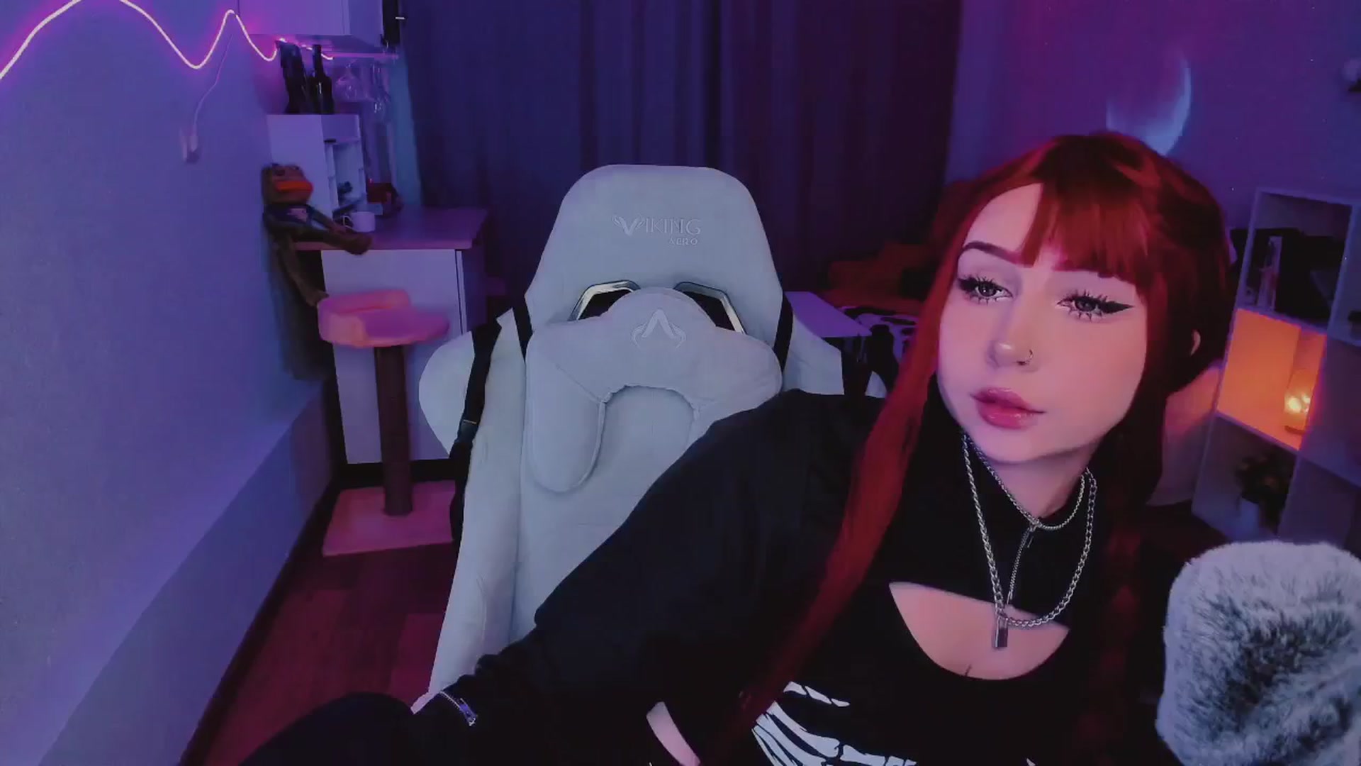 Gallery image thumbnail from KipaHimari's myfreecams stream on, 09/17/2024, 13:36 image 2 of 20