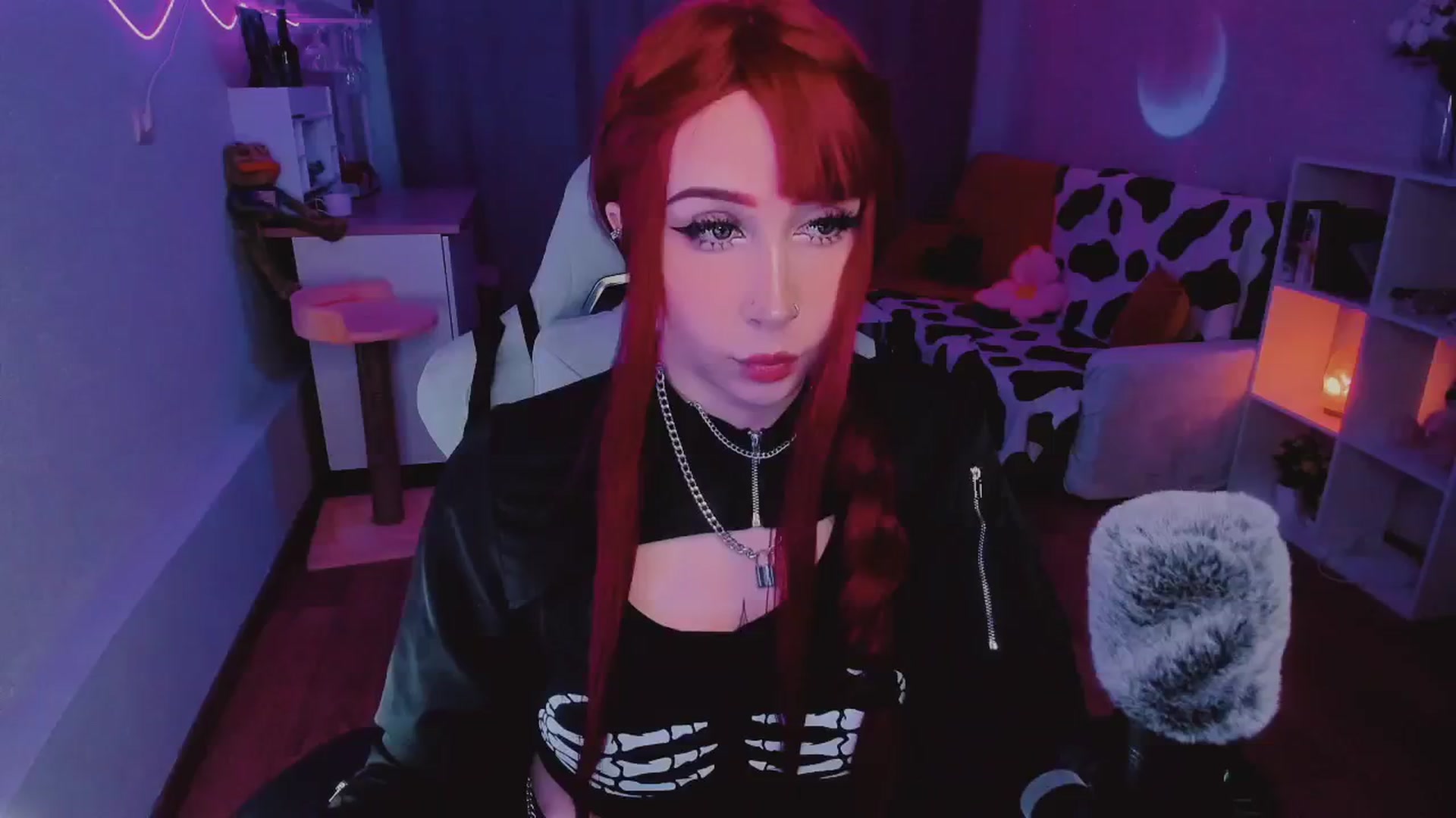 Gallery image thumbnail from KipaHimari's myfreecams stream on, 09/17/2024, 13:36 image 14 of 20