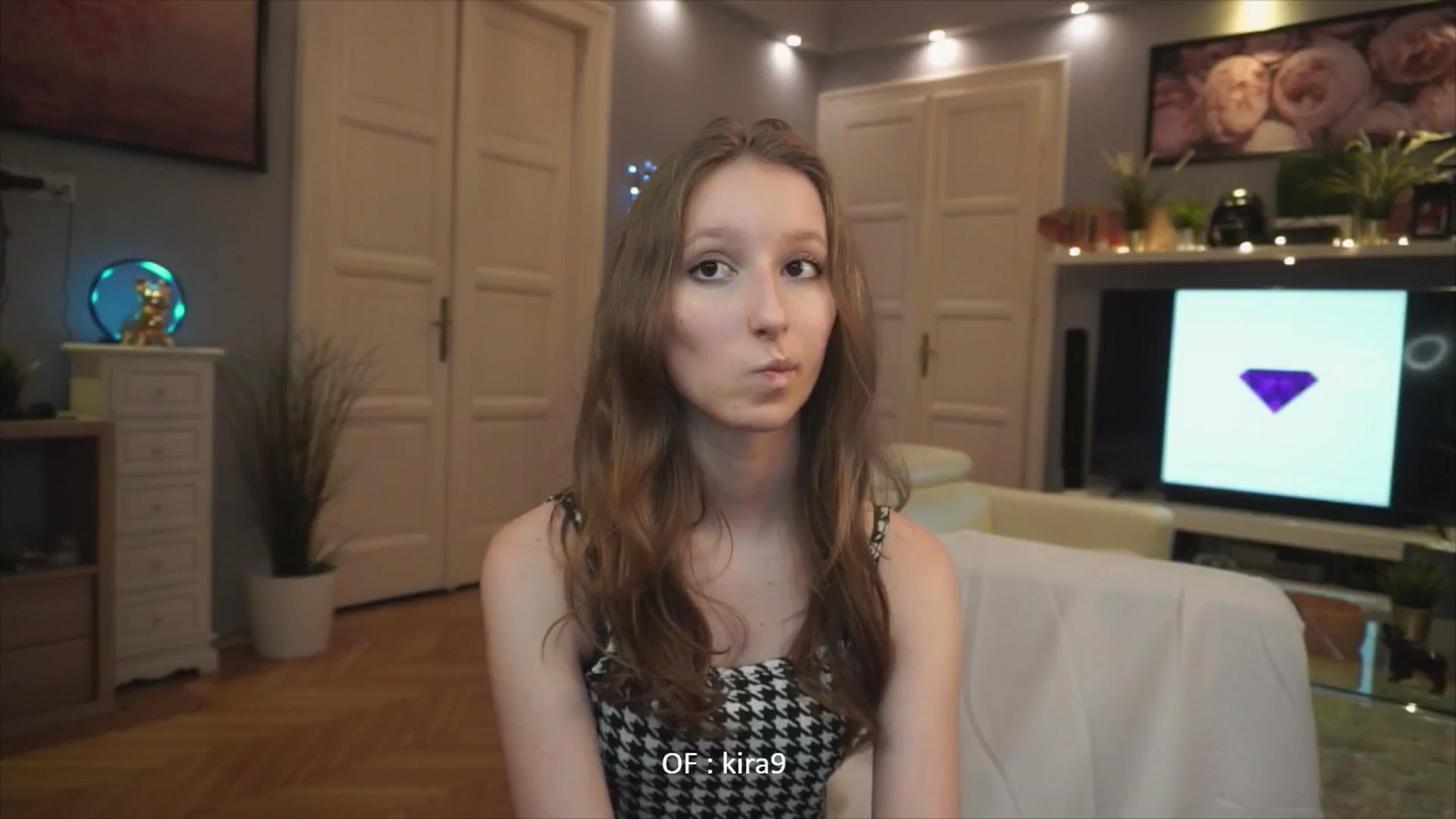 Gallery image thumbnail from Kira9's myfreecams stream on, 08/10/2025, 19:39 image 19 of 20