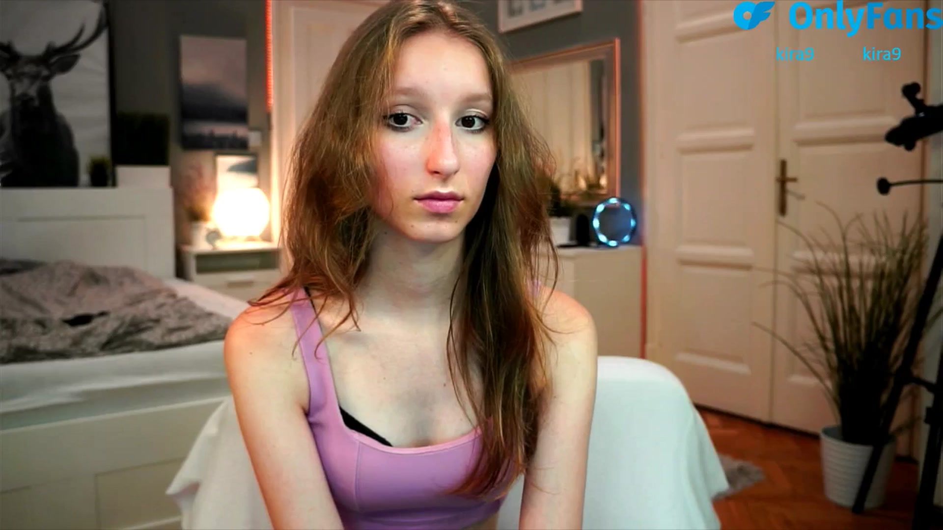 Gallery image thumbnail from Kira9's myfreecams stream on, 08/22/2025, 20:46 image 10 of 20