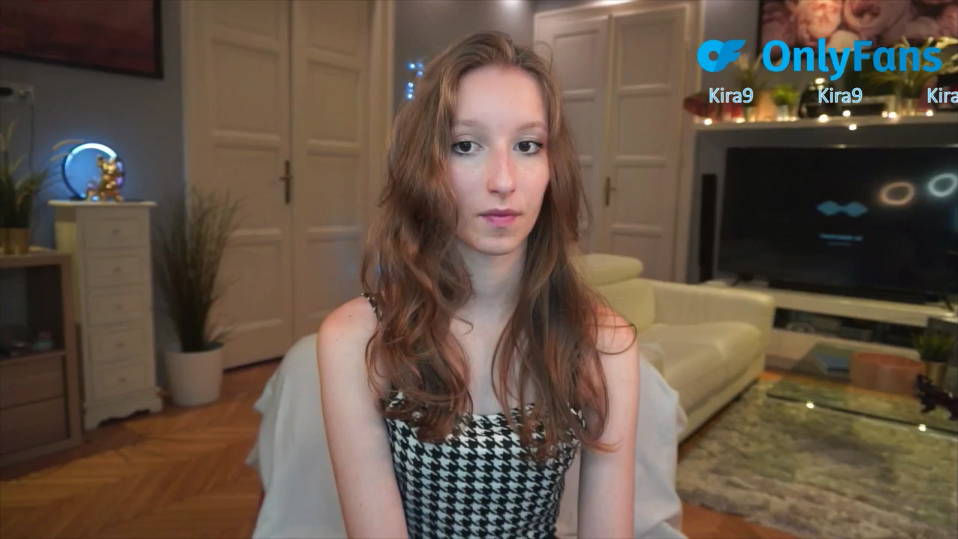 Gallery image thumbnail from Kira9's myfreecams stream on, 08/23/2025, 17:54 image 1 of 20