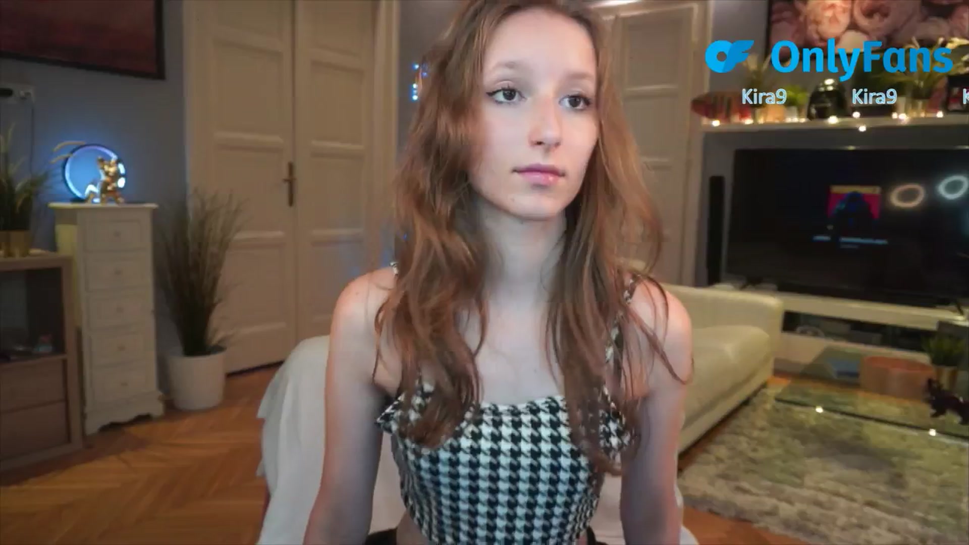 Gallery image thumbnail from Kira9's myfreecams stream on, 08/23/2025, 19:43 image 2 of 20