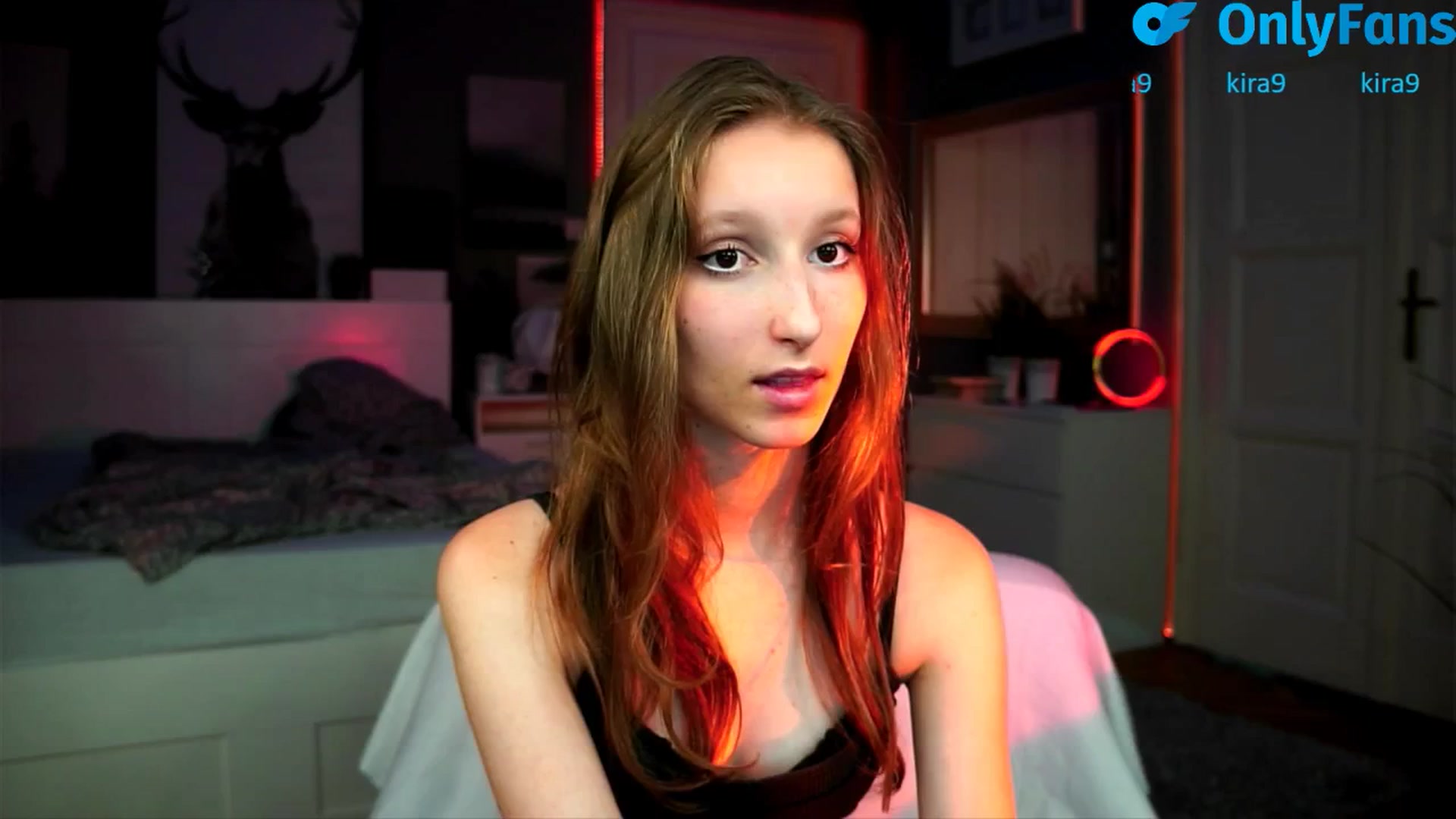 Gallery image thumbnail from Kira9's myfreecams stream on, 08/25/2025, 17:00 image 14 of 20