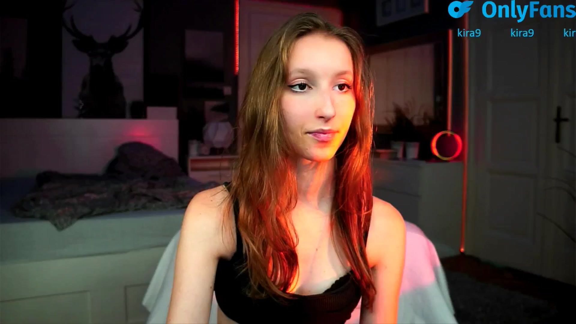Gallery image thumbnail from Kira9's myfreecams stream on, 08/25/2025, 17:00 image 8 of 20