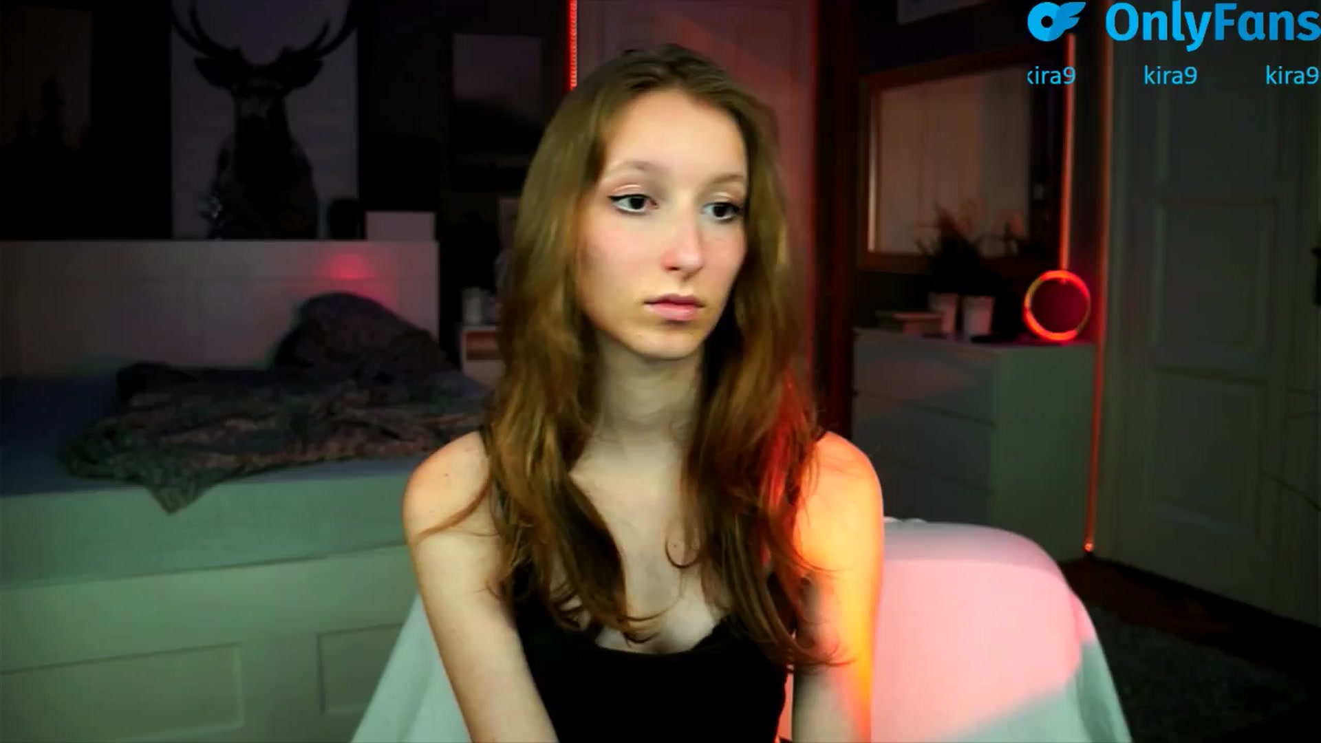 Gallery image thumbnail from Kira9's myfreecams stream on, 08/25/2025, 18:04 image 6 of 20