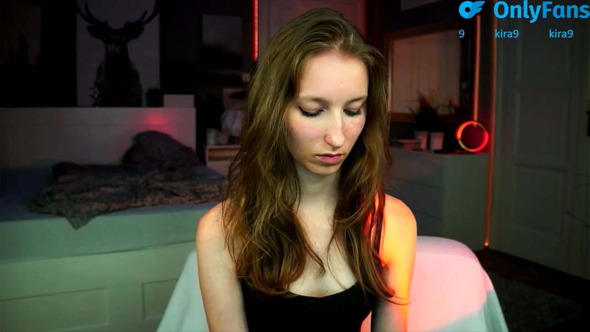 Gallery image thumbnail from Kira9's myfreecams stream on, 08/25/2025, 18:04 image 17 of 20