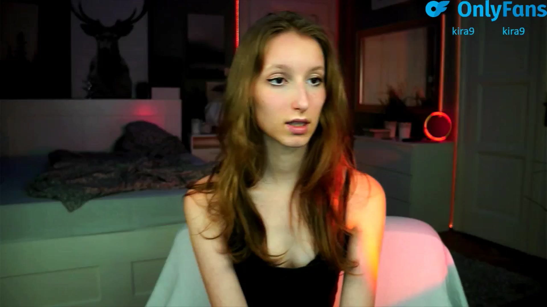 Gallery image thumbnail from Kira9's myfreecams stream on, 08/25/2025, 18:04 image 4 of 20