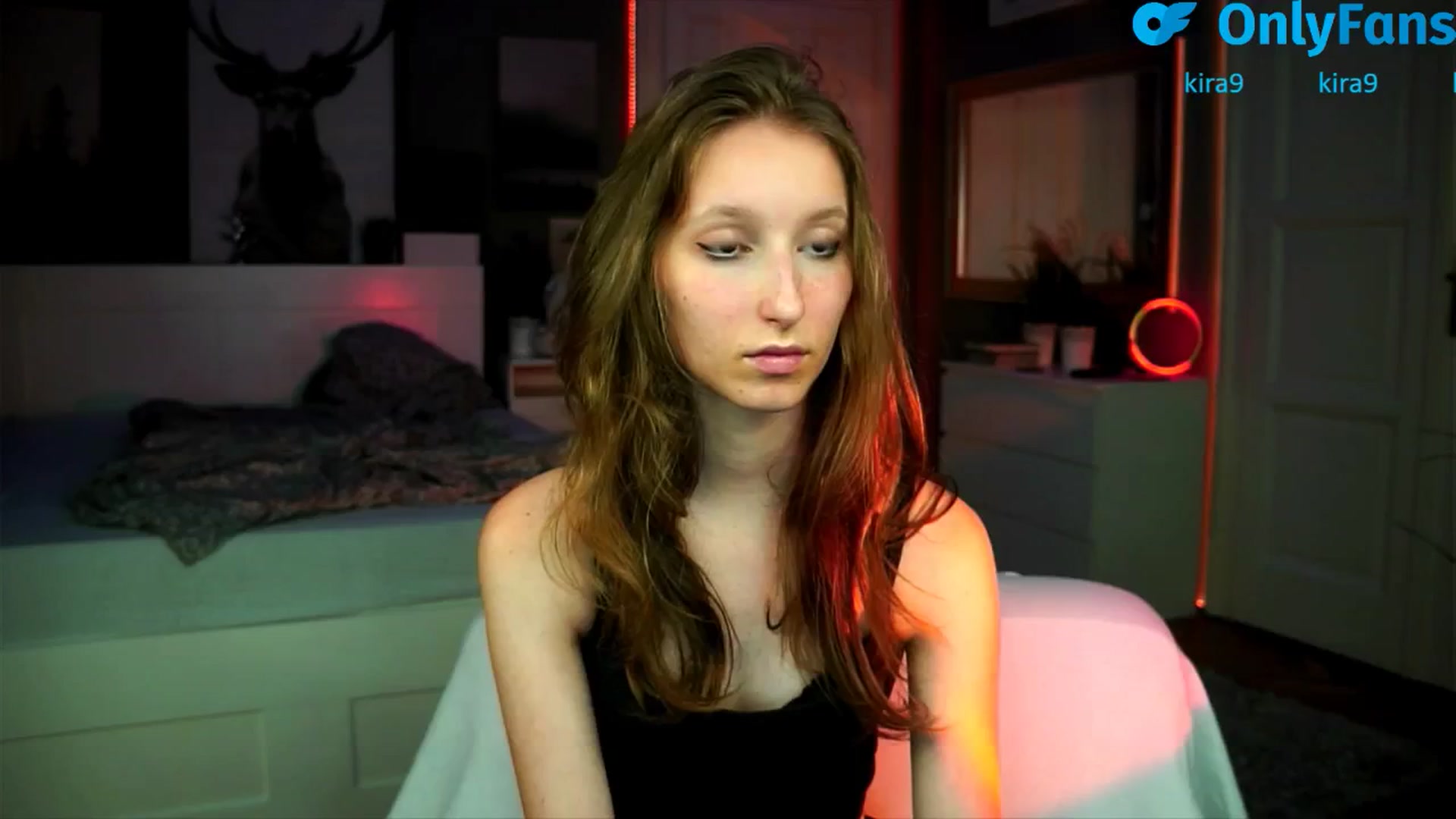 Gallery image thumbnail from Kira9's myfreecams stream on, 08/25/2025, 18:04 image 8 of 20