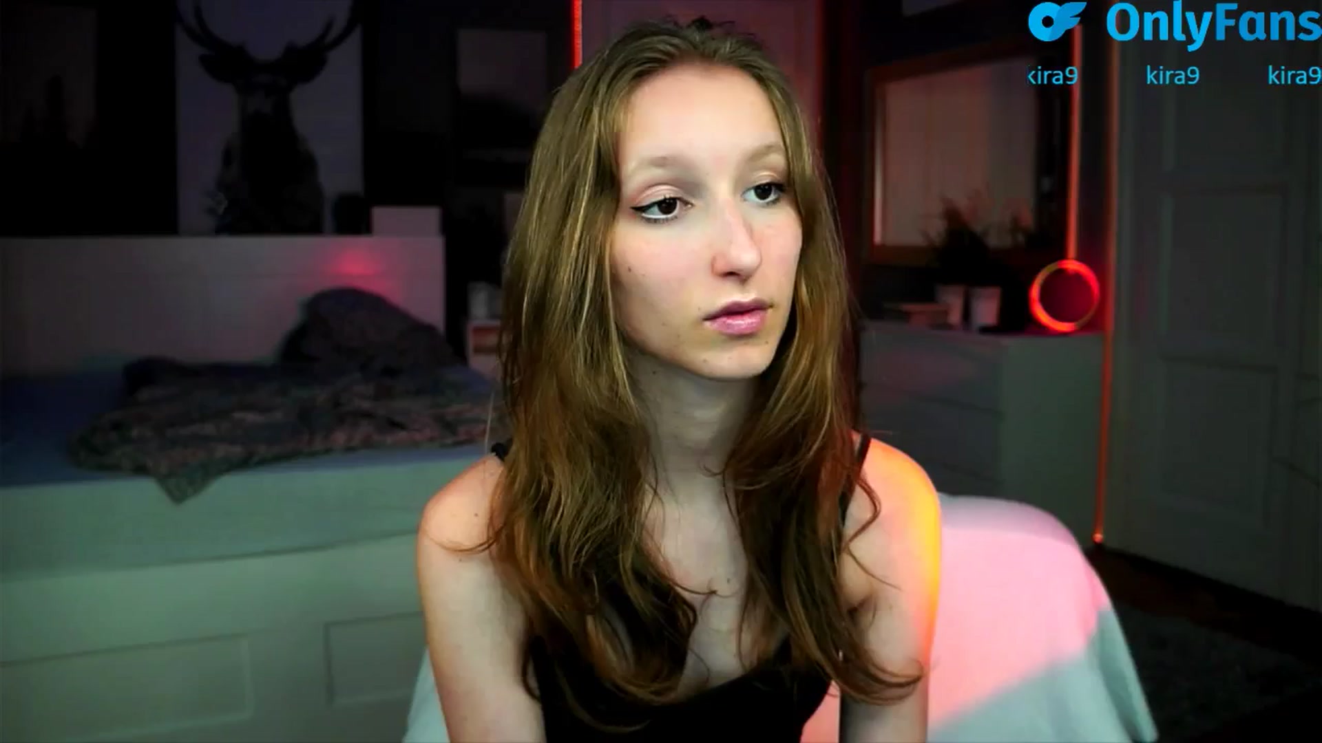 Gallery image thumbnail from Kira9's myfreecams stream on, 08/25/2025, 19:36 image 4 of 20