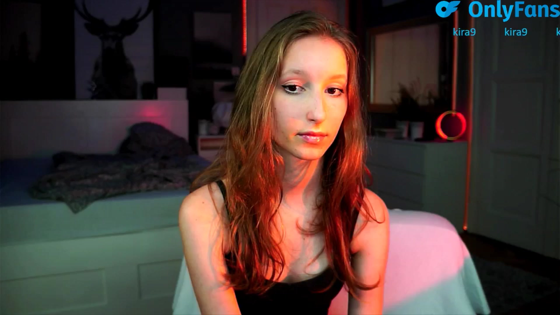 Gallery image thumbnail from Kira9's myfreecams stream on, 08/25/2025, 19:36 image 9 of 20