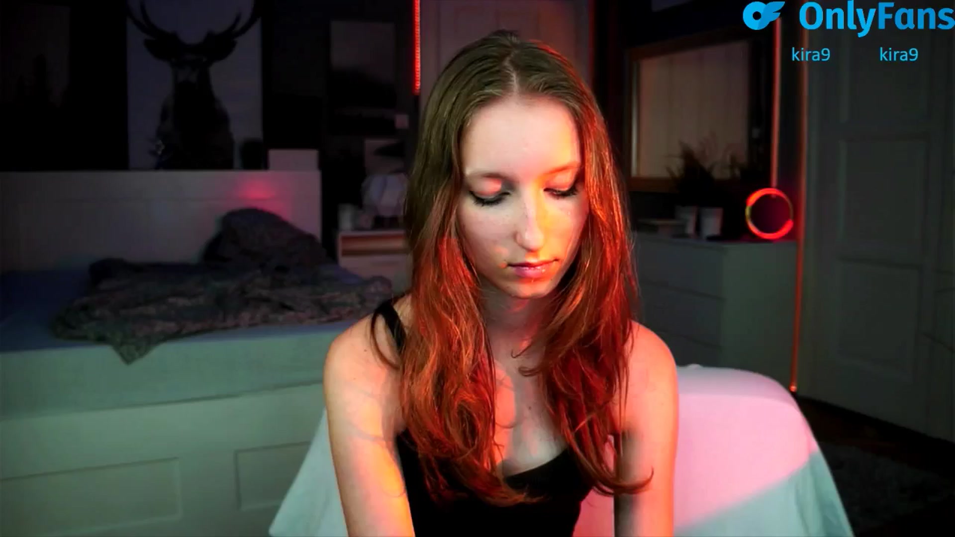 Gallery image thumbnail from Kira9's myfreecams stream on, 08/25/2025, 19:36 image 19 of 20