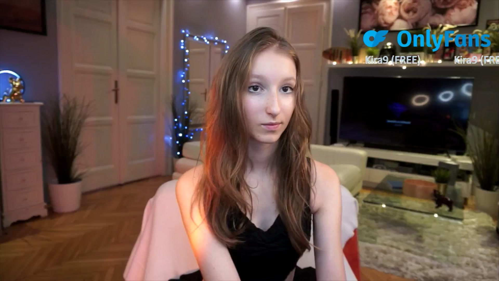 Gallery image thumbnail from Kira9's myfreecams stream on, 08/28/2025, 18:26 image 5 of 20