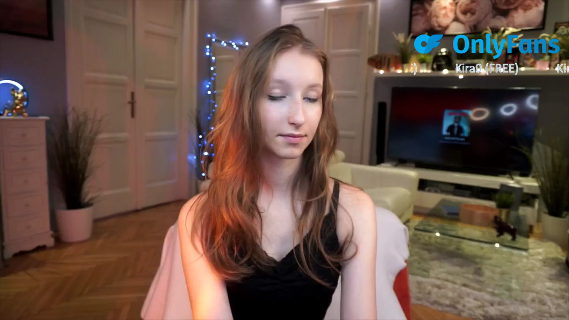Gallery image thumbnail from Kira9's myfreecams stream on, 08/28/2025, 18:26 image 1 of 20