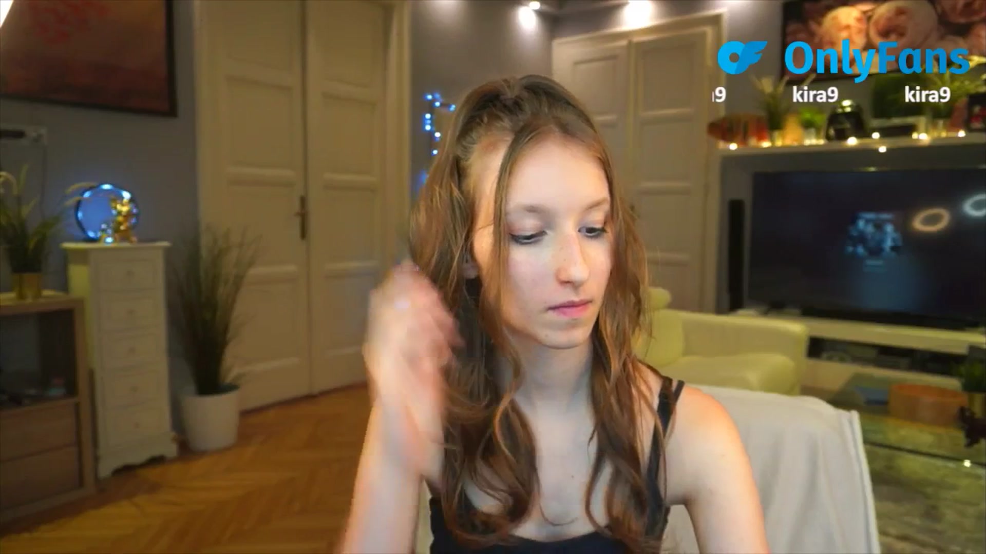 Gallery image thumbnail from Kira9's myfreecams stream on, 08/31/2025, 20:13 image 7 of 20