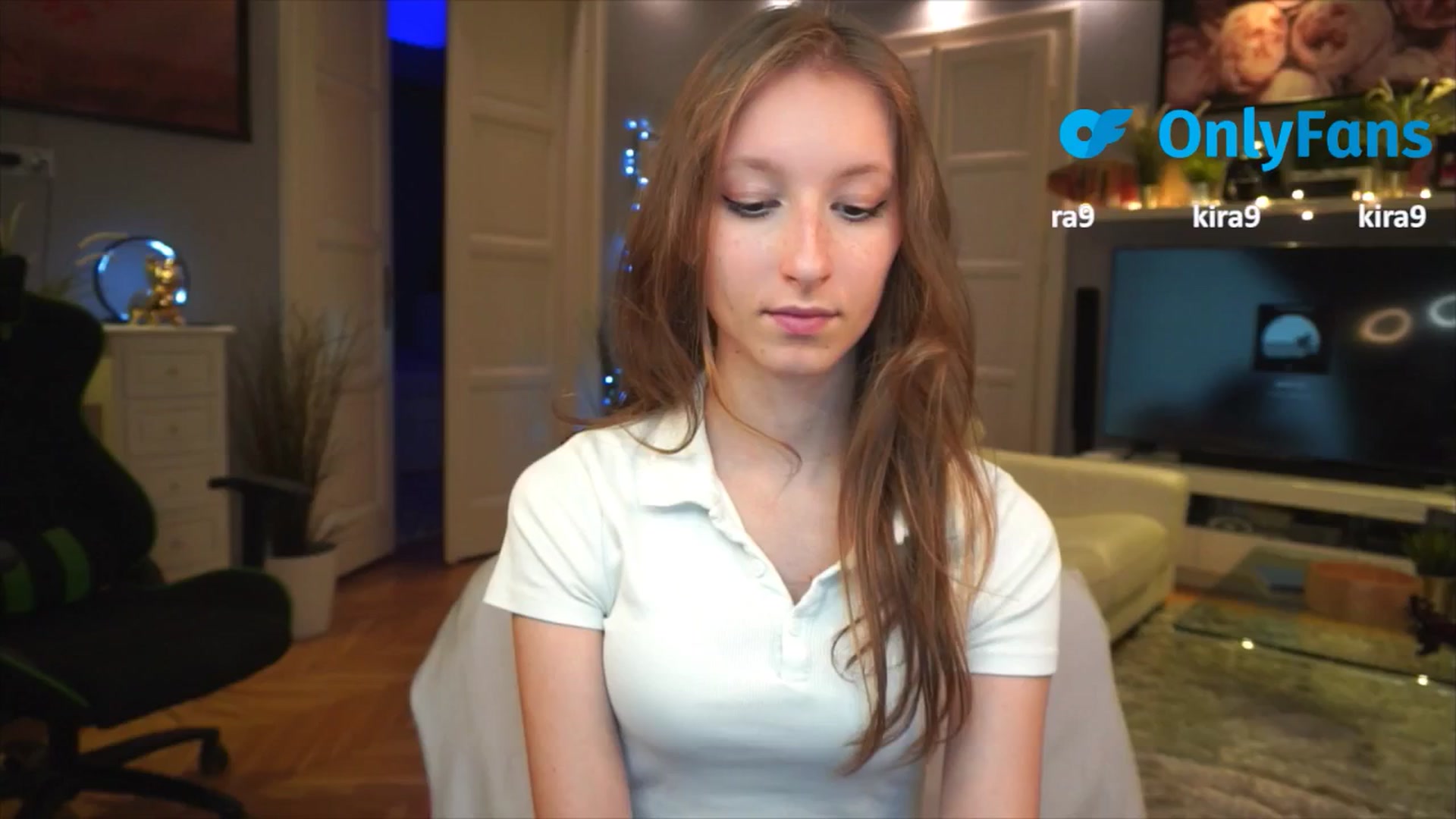 Gallery image thumbnail from Kira9's myfreecams stream on, 09/04/2025, 18:06 image 10 of 20