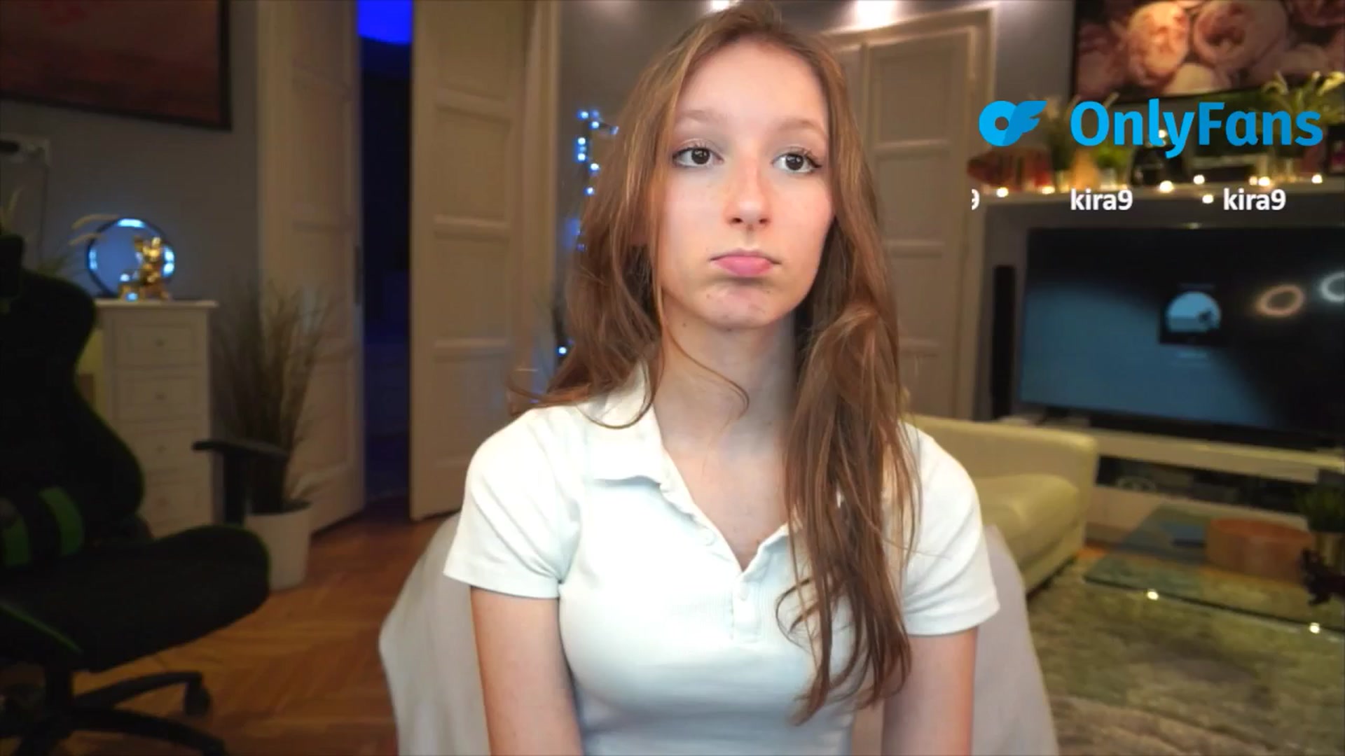 Gallery image thumbnail from Kira9's myfreecams stream on, 09/04/2025, 18:06 image 11 of 20