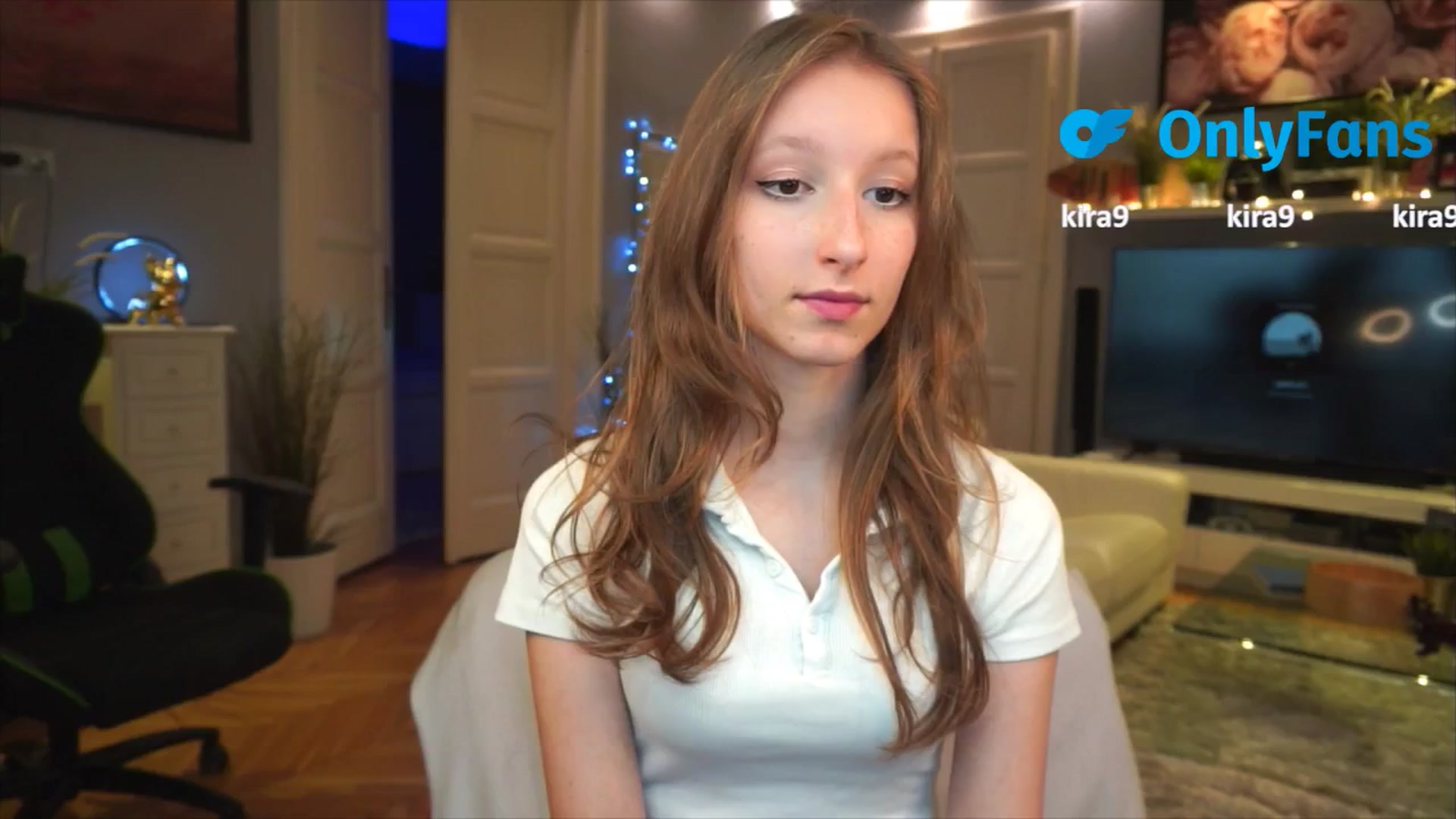 Gallery image thumbnail from Kira9's myfreecams stream on, 09/04/2025, 18:06 image 9 of 20
