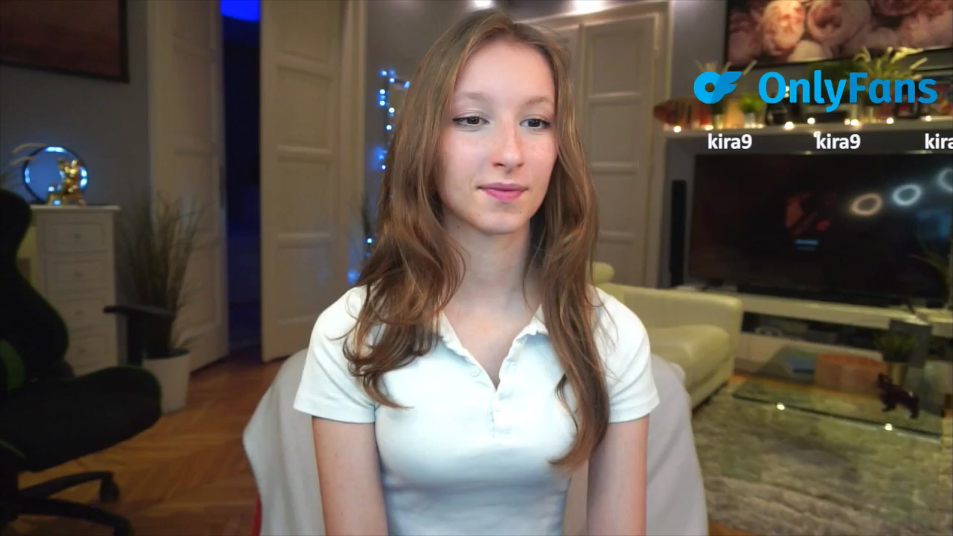 Gallery image thumbnail from Kira9's myfreecams stream on, 09/04/2025, 18:27 image 2 of 20