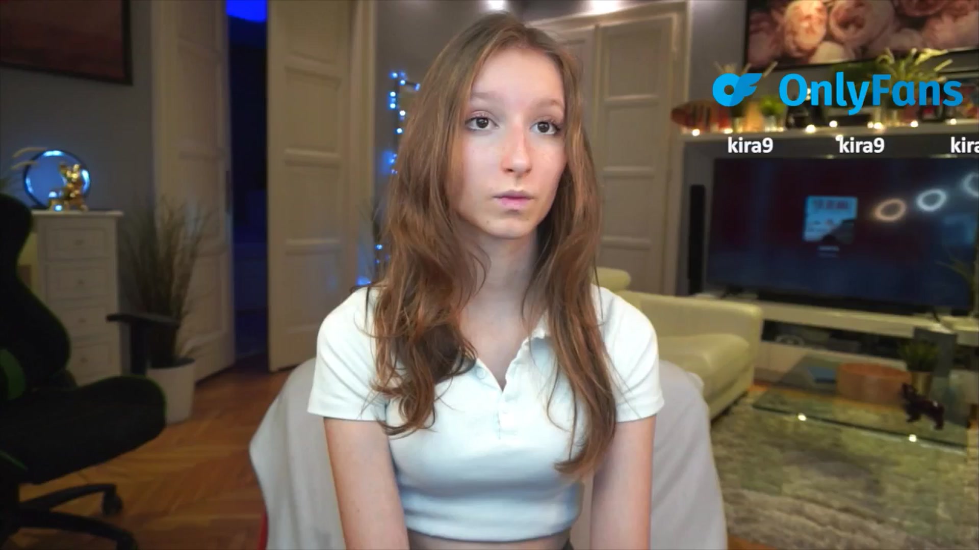 Gallery image thumbnail from Kira9's myfreecams stream on, 09/04/2025, 18:27 image 13 of 20