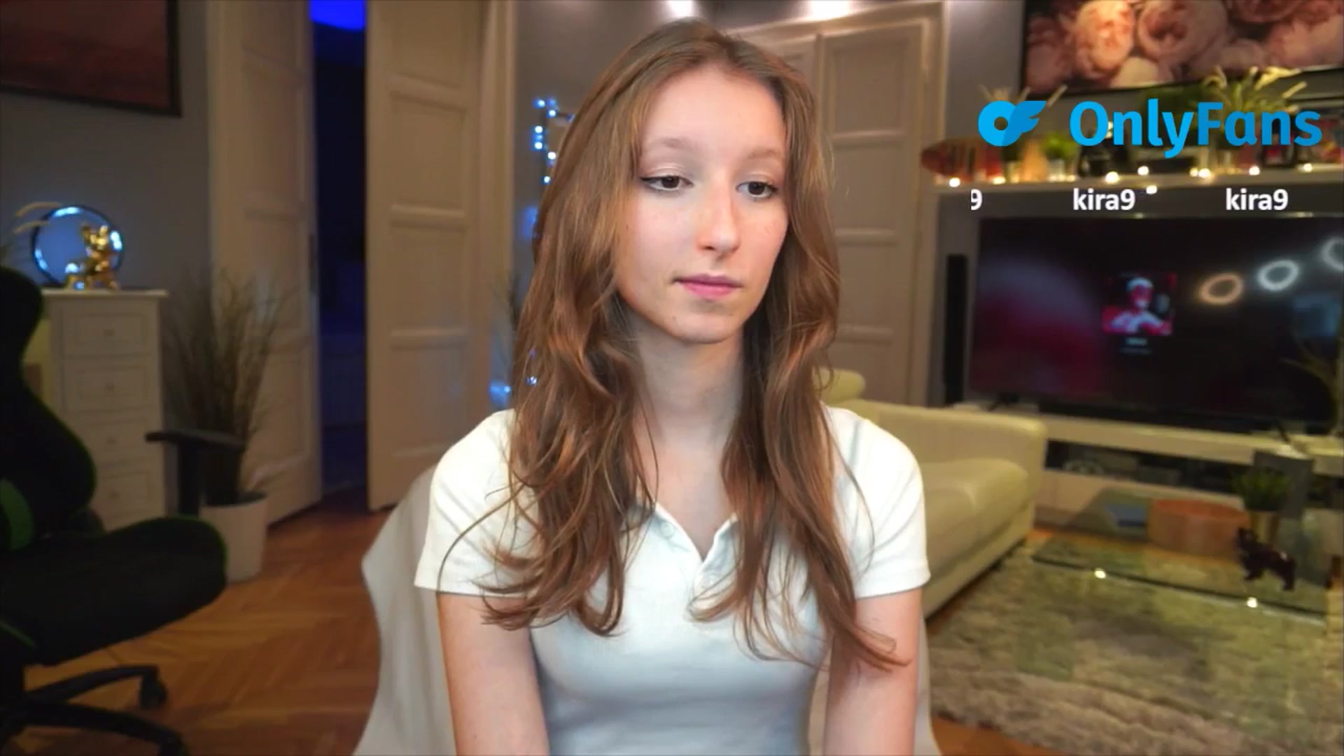 Gallery image thumbnail from Kira9's myfreecams stream on, 09/04/2025, 19:05 image 10 of 20