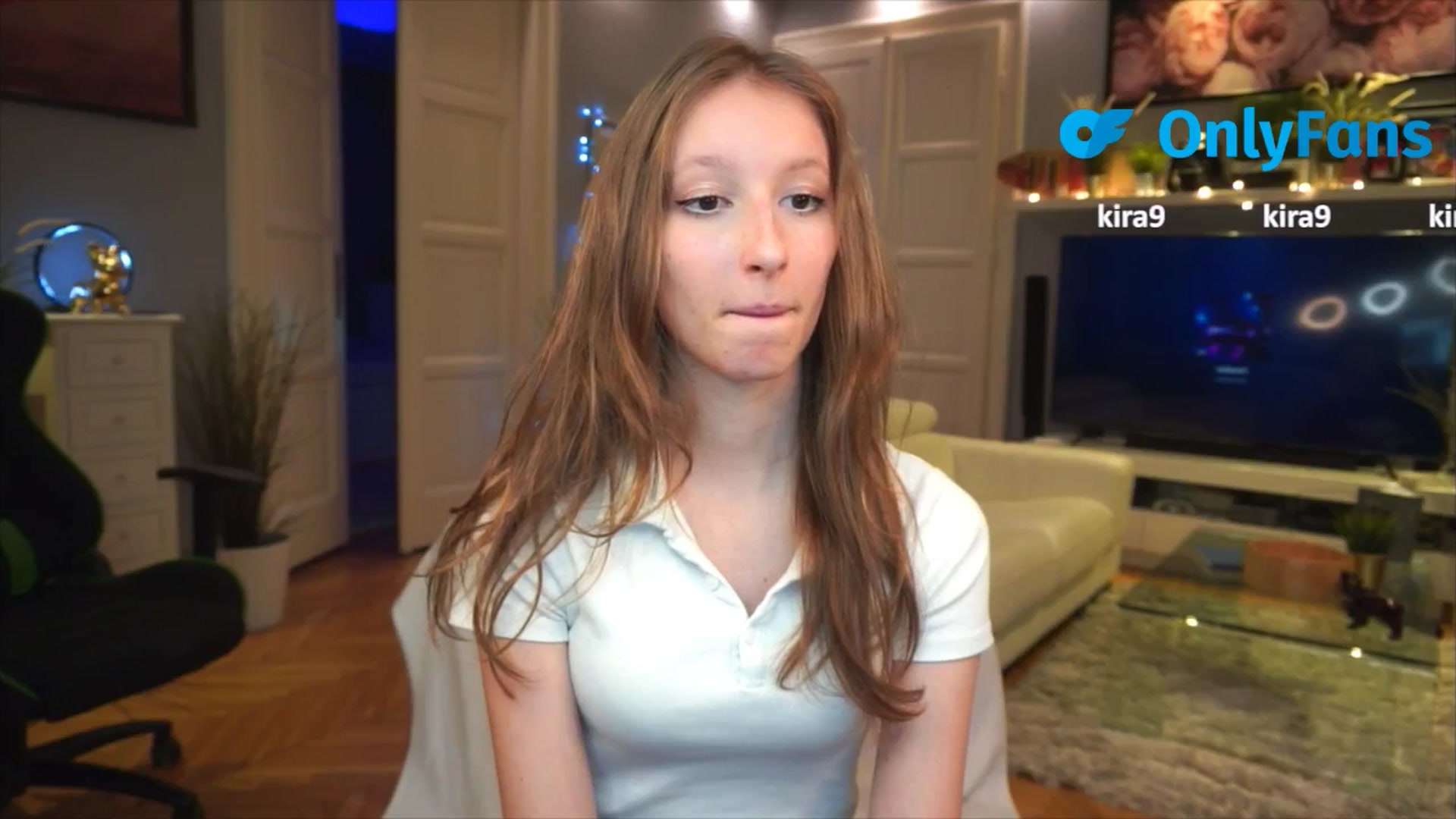 Gallery image thumbnail from Kira9's myfreecams stream on, 09/04/2025, 19:05 image 5 of 20