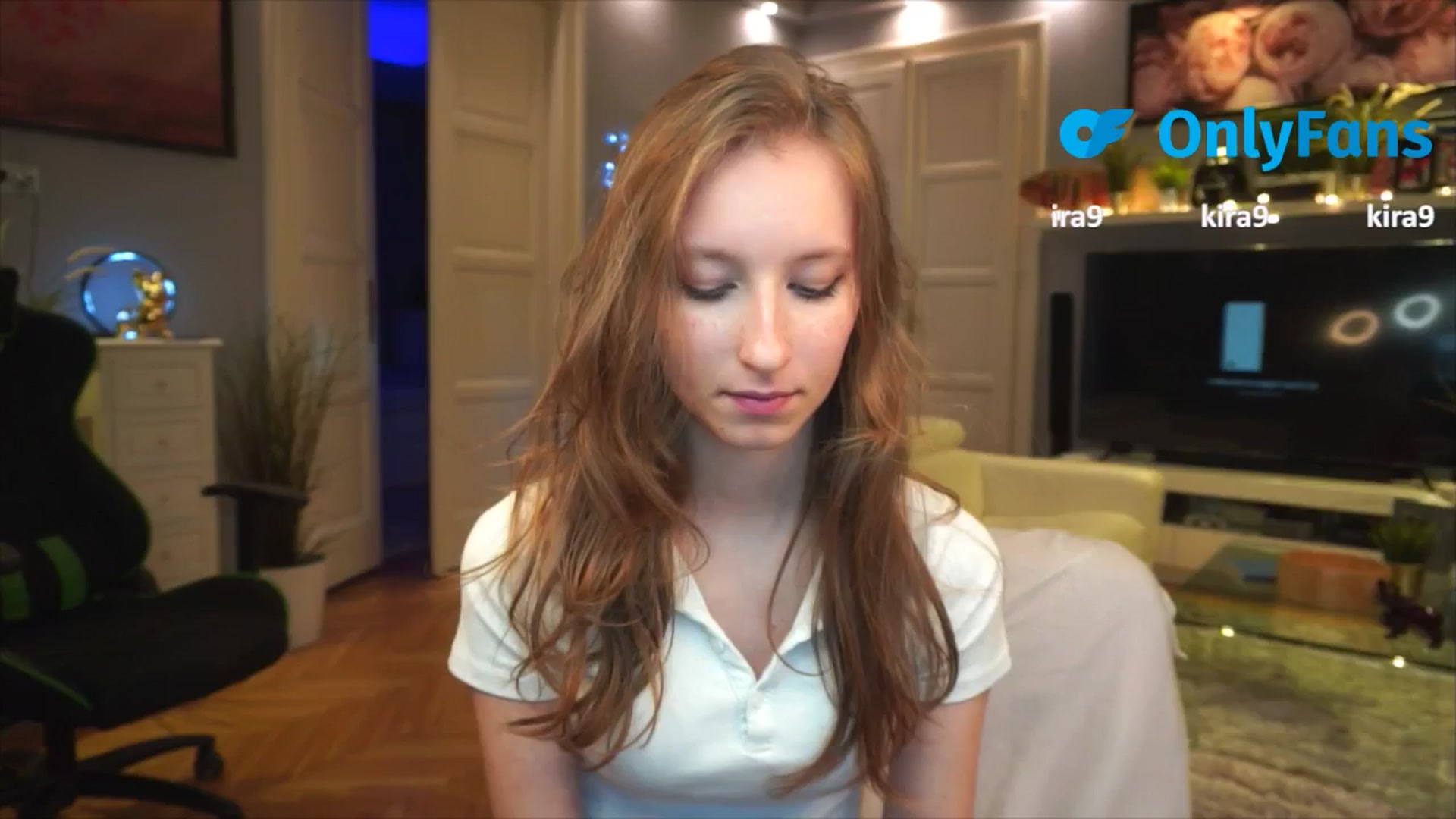 Gallery image thumbnail from Kira9's myfreecams stream on, 09/04/2025, 20:26 image 16 of 20
