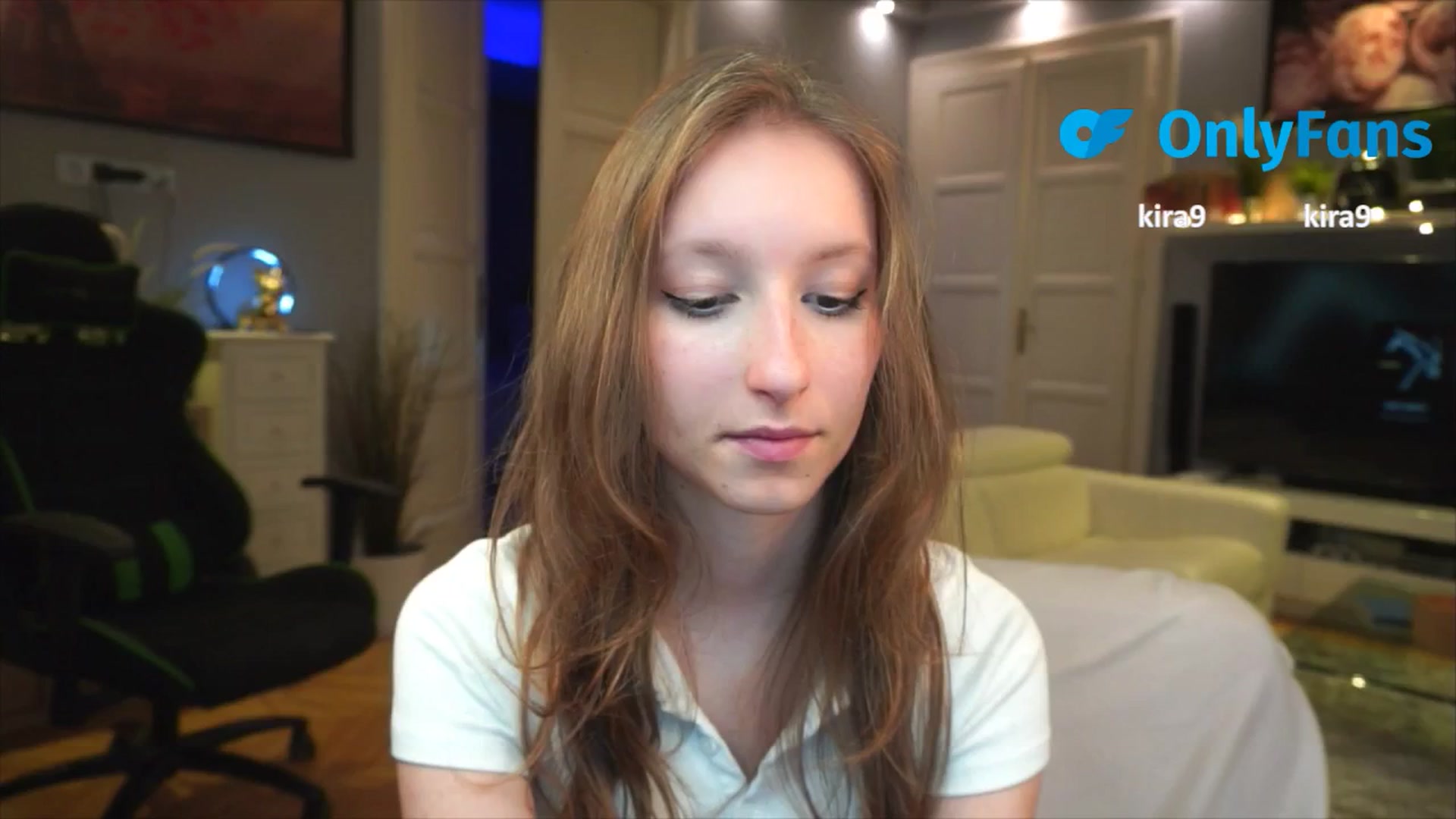 Gallery image thumbnail from Kira9's myfreecams stream on, 09/04/2025, 21:50 image 14 of 20