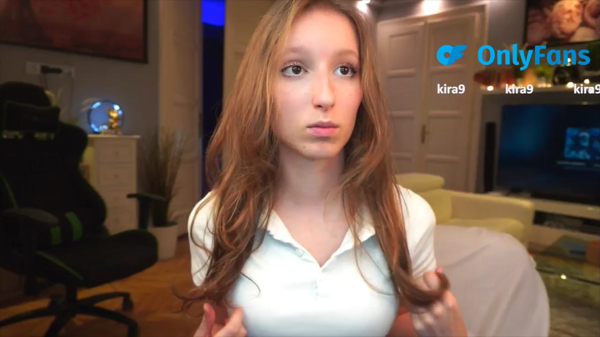 Gallery image thumbnail from Kira9's myfreecams stream on, 09/04/2025, 21:50 image 15 of 20