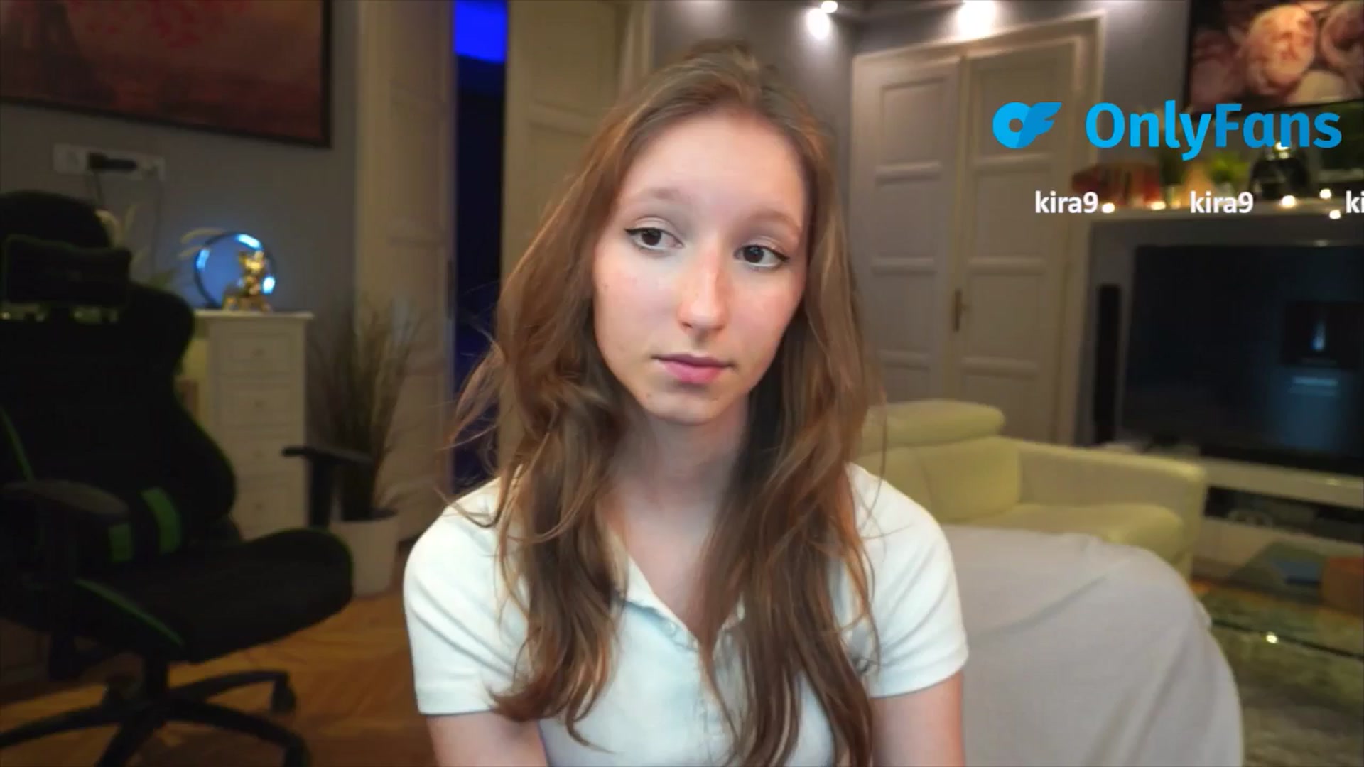 Gallery image thumbnail from Kira9's myfreecams stream on, 09/04/2025, 21:50 image 8 of 20