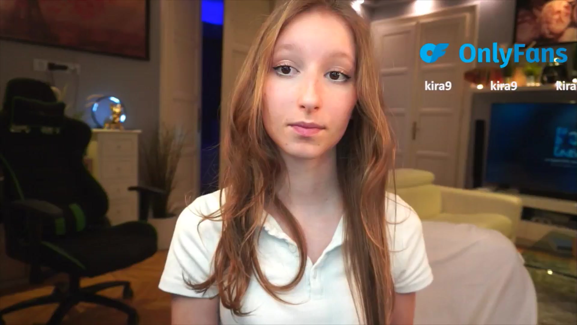 Gallery image thumbnail from Kira9's myfreecams stream on, 09/04/2025, 21:50 image 17 of 20
