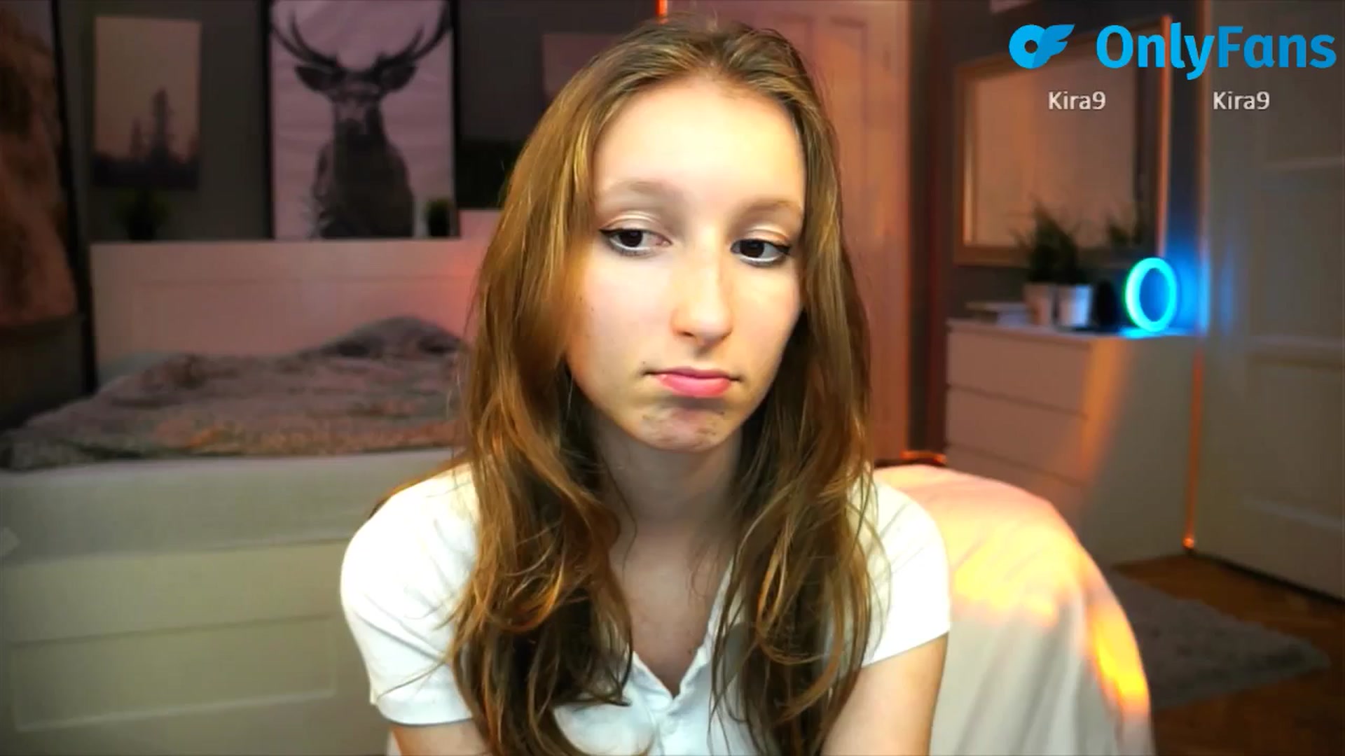 Gallery image thumbnail from Kira9's myfreecams stream on, 09/05/2025, 17:39 image 15 of 20