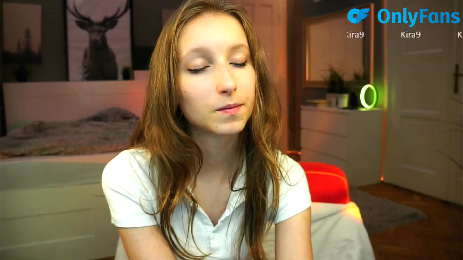 Gallery image thumbnail from Kira9's myfreecams stream on, 09/05/2025, 19:06 image 12 of 20