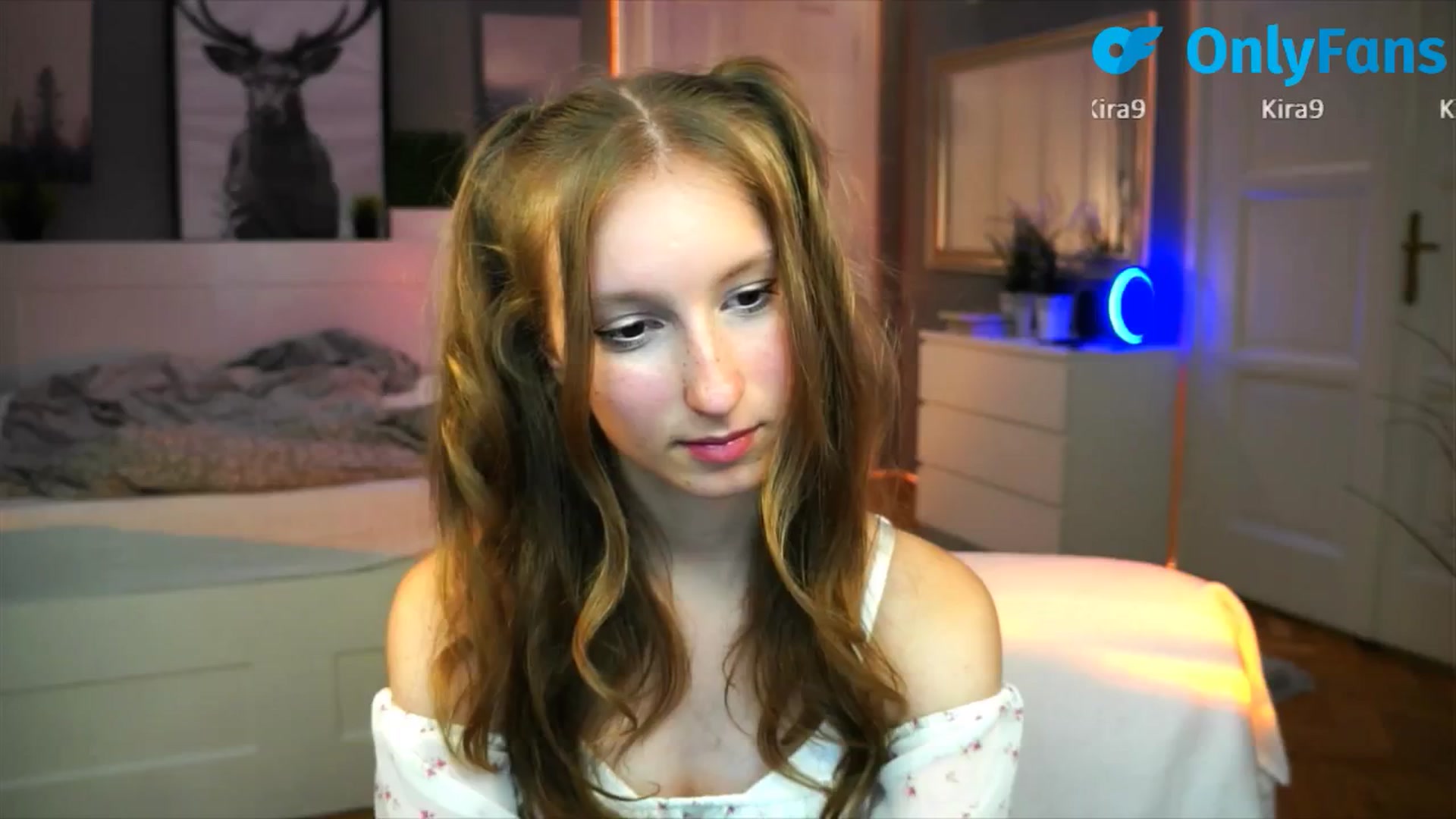 Gallery image thumbnail from Kira9's myfreecams stream on, 09/06/2025, 18:44 image 14 of 20