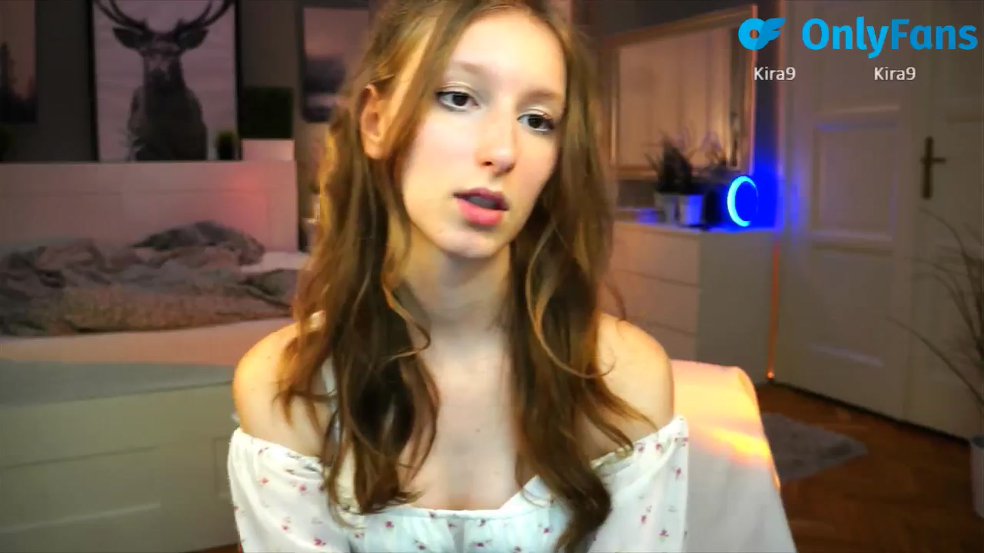 Gallery image thumbnail from Kira9's myfreecams stream on, 09/06/2025, 18:44 image 3 of 20