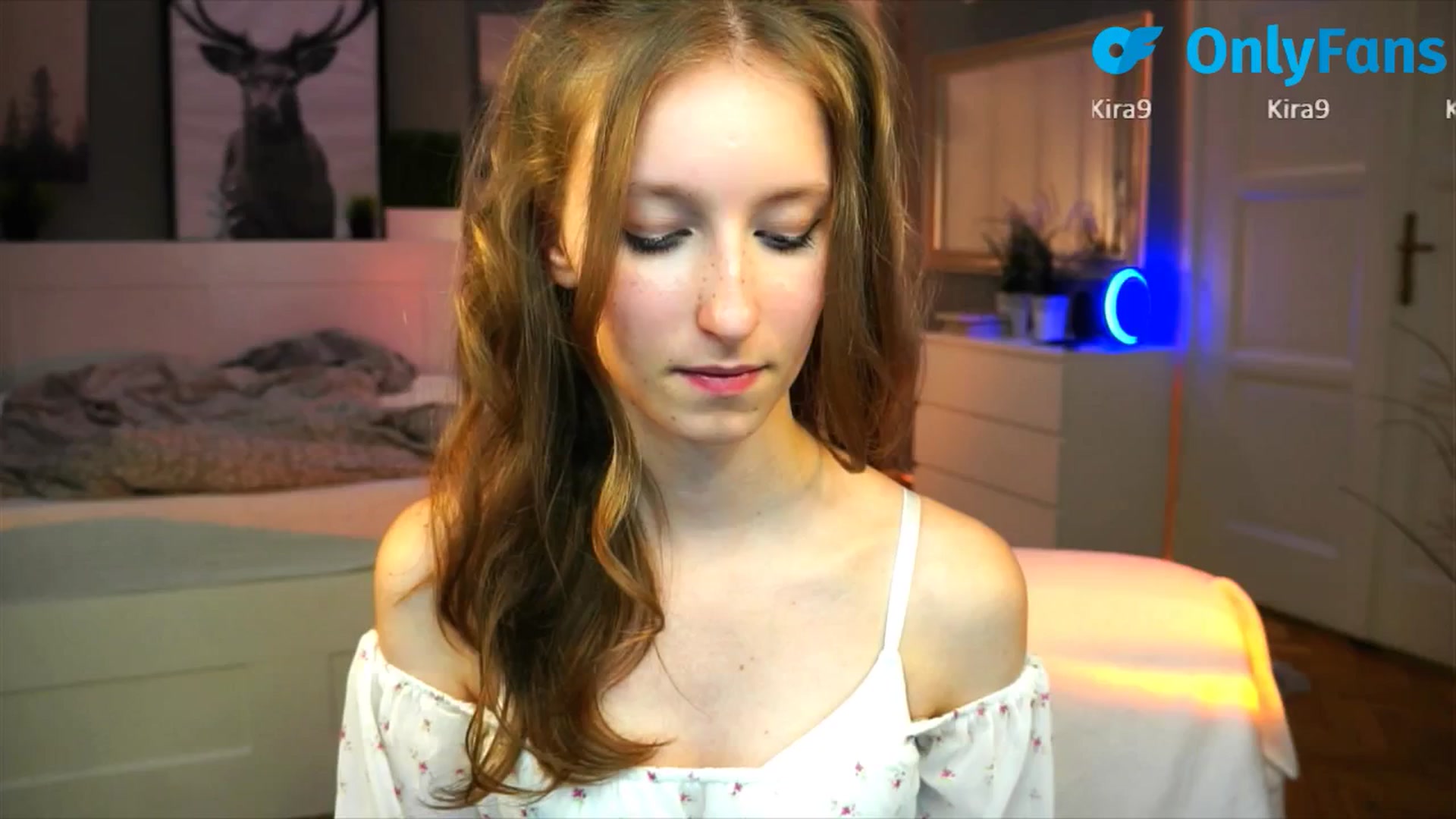 Gallery image thumbnail from Kira9's myfreecams stream on, 09/06/2025, 18:44 image 12 of 20