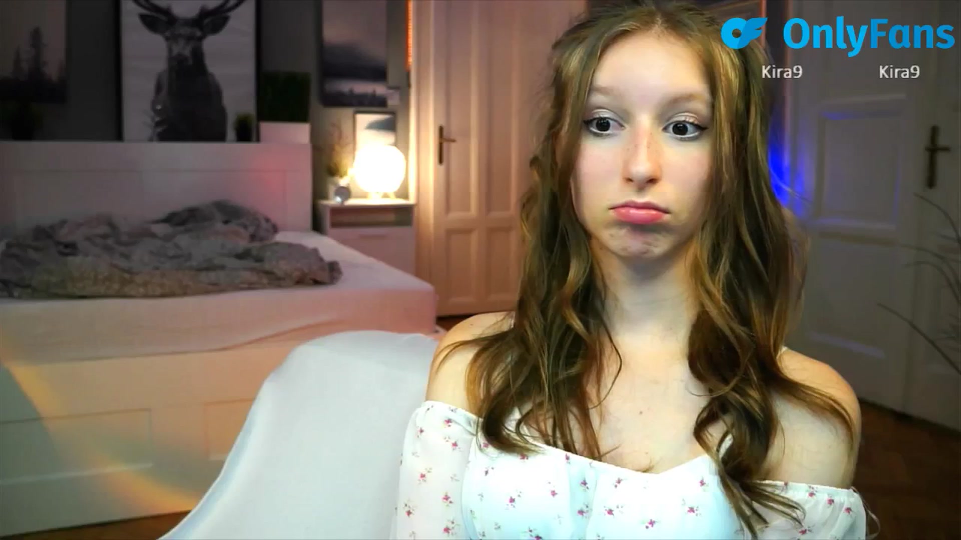 Gallery image thumbnail from Kira9's myfreecams stream on, 09/06/2025, 21:03 image 13 of 20